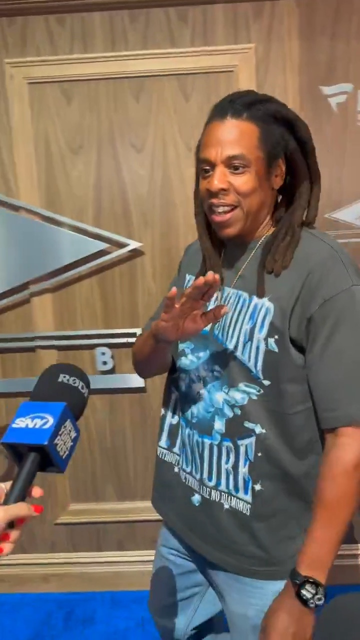 Jay-Z arriving at the Fanatics Fest NYC with a Jacob & Co Bugatti tourbillon watch and Timberland boots on his feet.

#LTKShoeCrush #LTKMens #LTKStyleTip