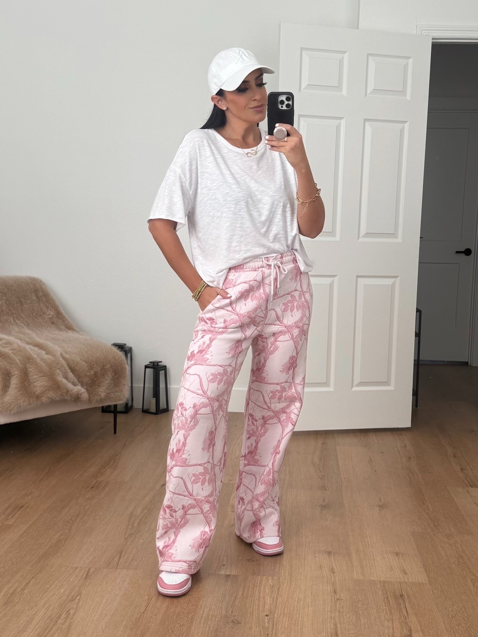 Abercrombie High Rise Sunday Wide Leg Sweatpant, wearing size small. Abercombie Sunday Hoodie wearing size medium. Sofia by Sofia Vergara Women's only $9 Abercrombie High Rise Sunday Wide Leg Sweatpant, wearing size small. Abercombie Sunday Hoodie wearing size medium. Sofia by Sofia Vergara Women's only $9