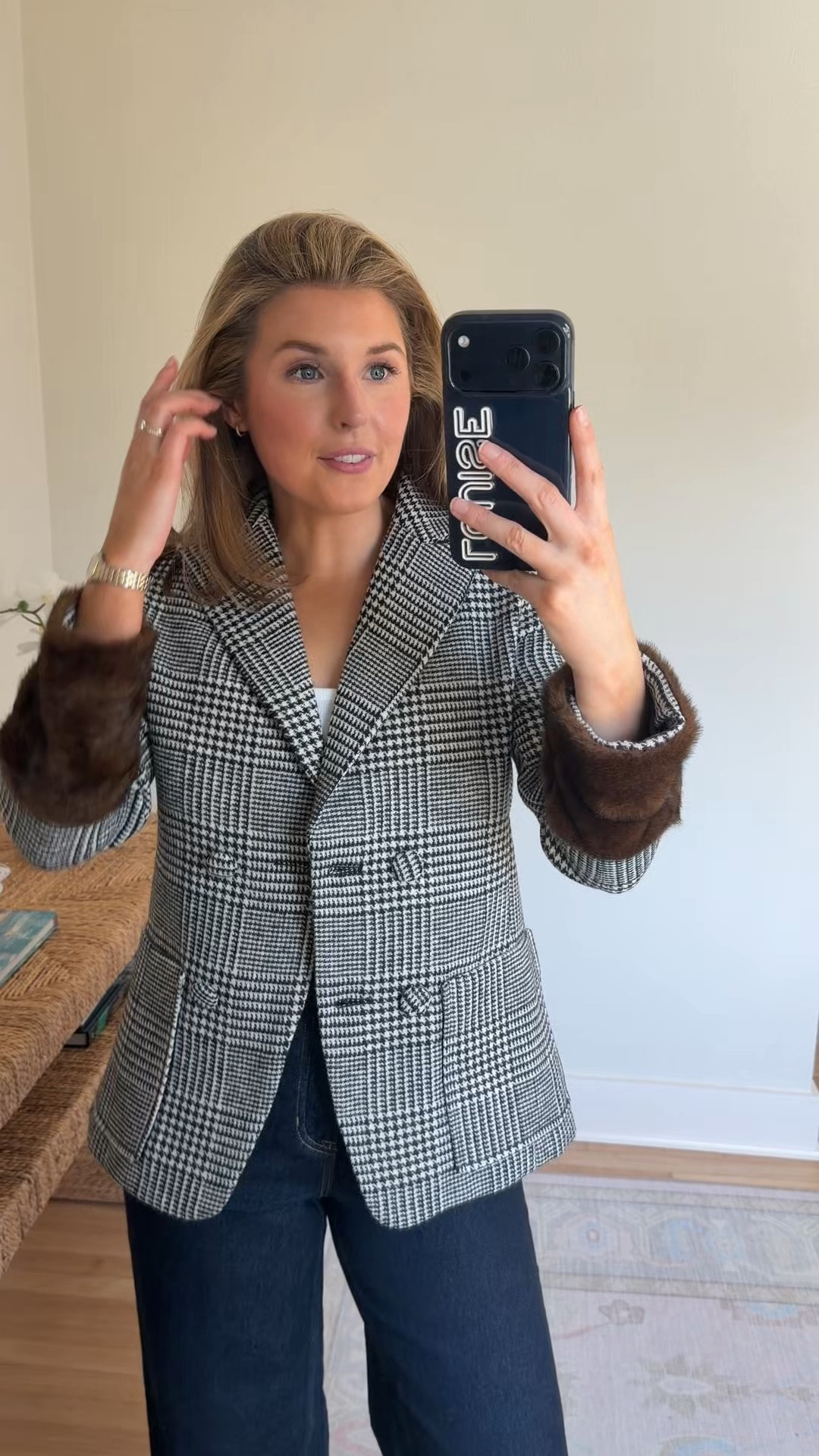 Fun little blazer jacket! Wearing a S 