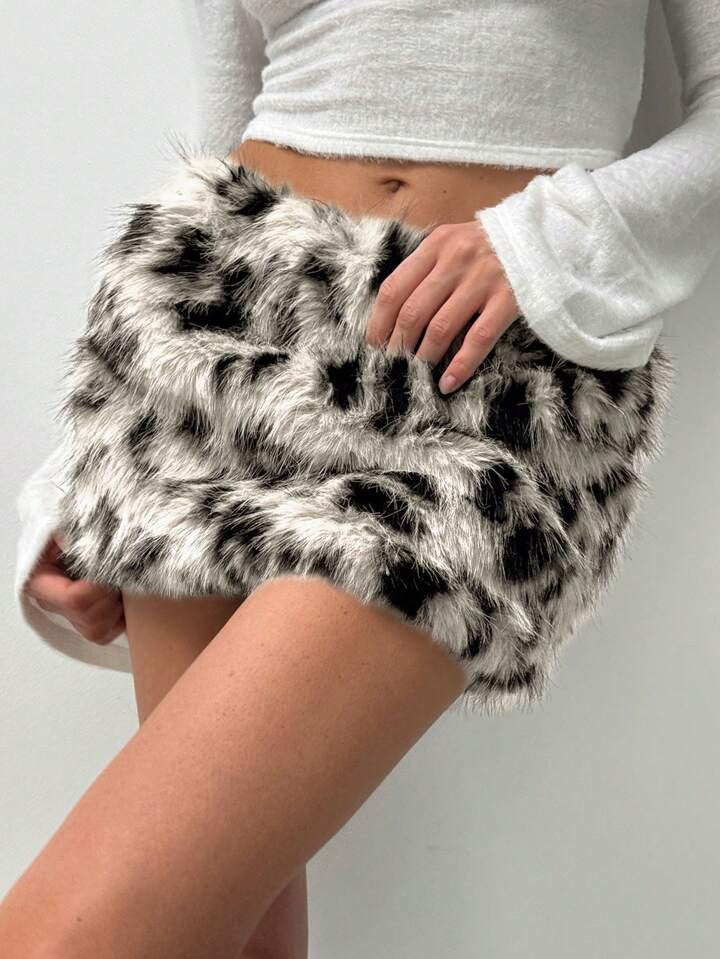 Aloruh Y2K Music Festival Modern Low Waist Mini Fluffy Skirt For Women | SHEIN