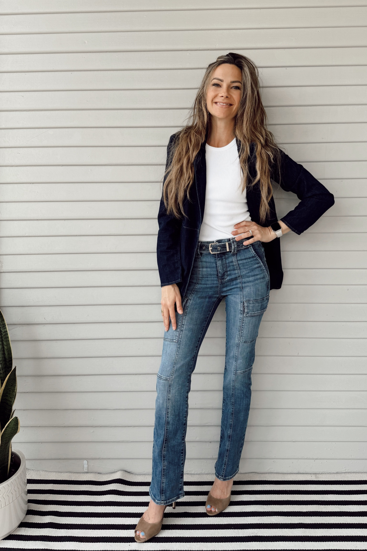 Denim on denim? What? I love this look! The dark denim blazer pairs well with the contrasting blue denim cargo flares. I’m so so happy cargo is back in style, because I love these pants. When you pair it with a nice pump or heel, it elevates it. This entire outfit fits true to size and is very comfortable and you’ll notice a couple pieces on sale.

#LTKsalealert #LTKstyletip