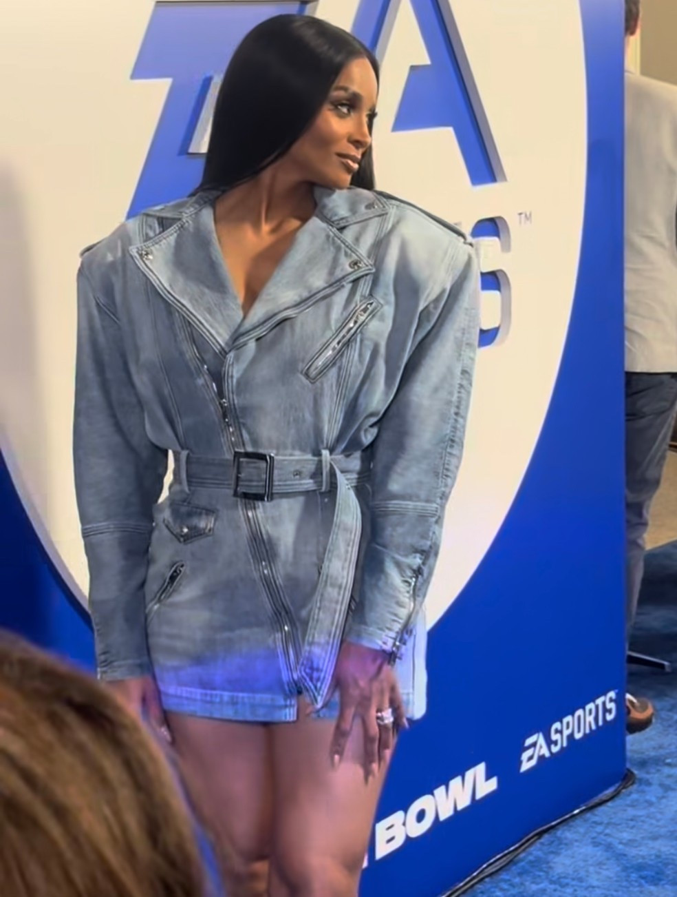 @ciara attended an #EASports #SuperBowl event wearing a $1,565 @alexandrevauthier denim mini dress, paired with @dolcegabbana Blue Jean Denim Patchwork Stiletto Boots. Hot! Or Hmm..?
Find a link to purchase her dress in our bio!
📸: GMA

#CiaraFBD #ciara #ciarastyle