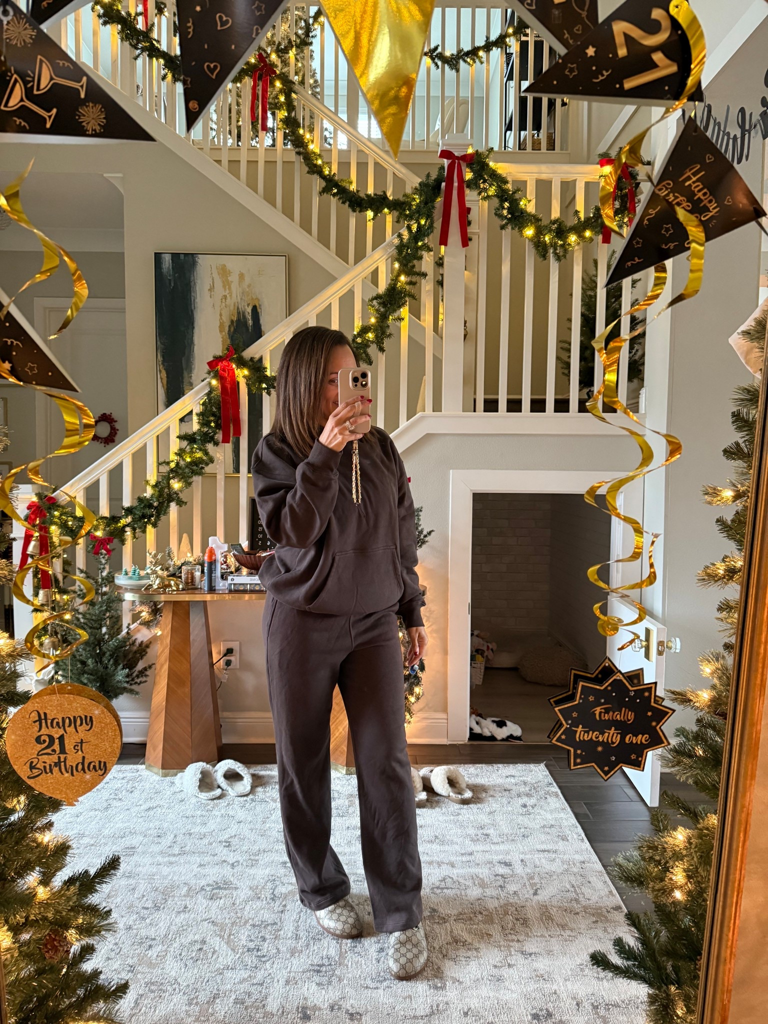 Gimme all the cozy 

#LTKOver40 #LTKmomlife #LTKHoliday