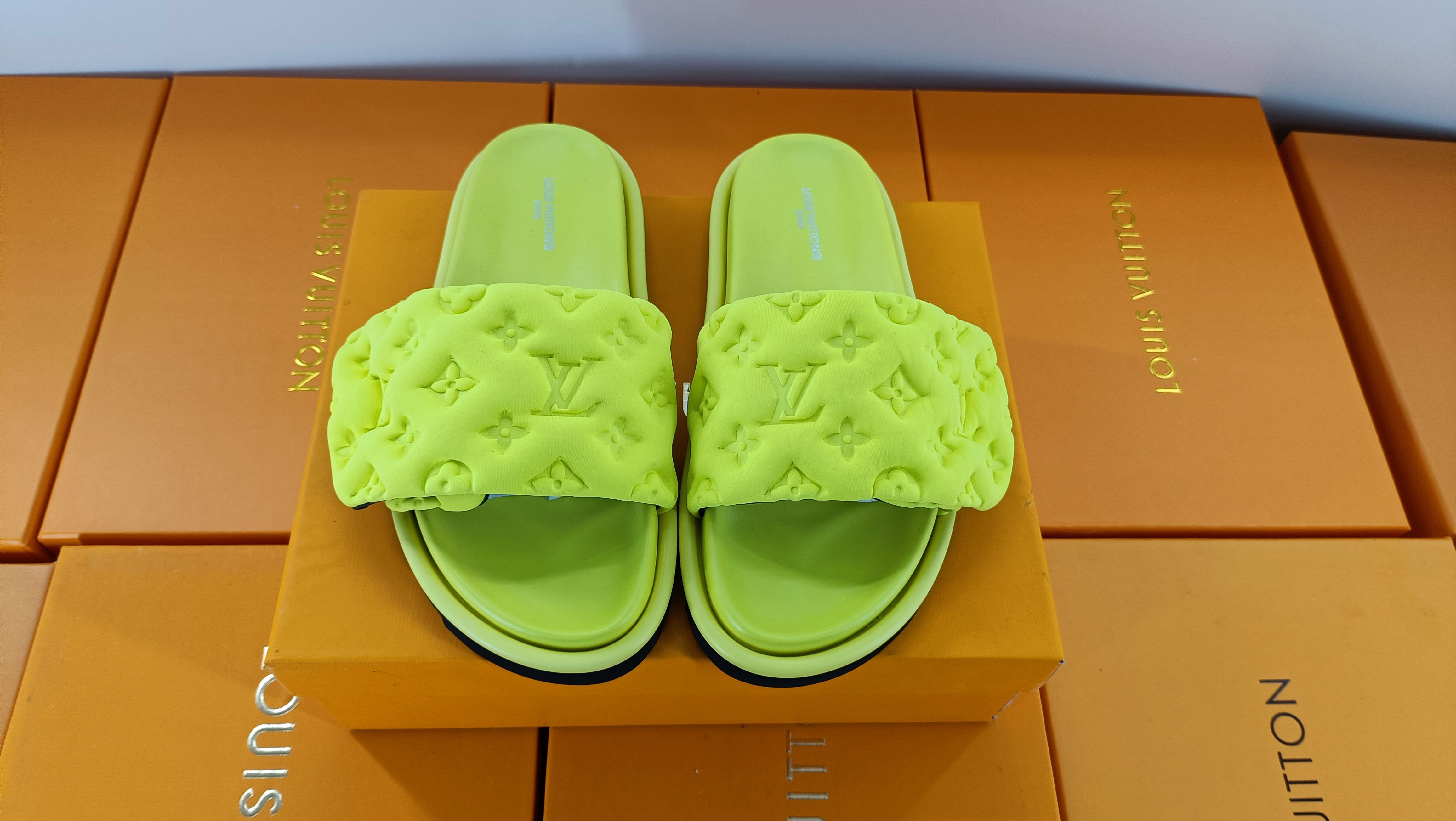 Dupe Velcro Slippers POOL PILLOW COMFORT Designer Slipper Men Women Sandals Rubber Slide Fashiona... | DHGate