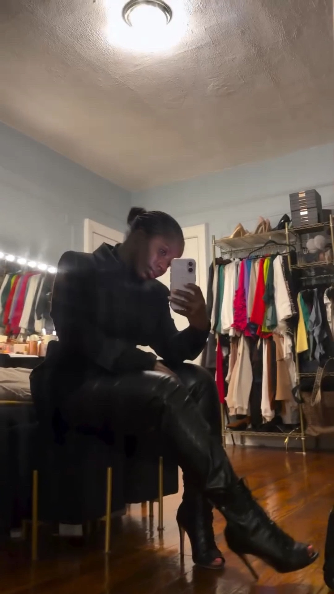 Channeling a true baddie frequency these days. Came home yesterday feeling myself and baby the mirror didn’t disappoint!

🎤: Baddie Frequency @isataawa 

#100degreesofmnk #theglamthread #lifestyleblogger #beautyinfluencer #fashionkiller #baddiefrequency