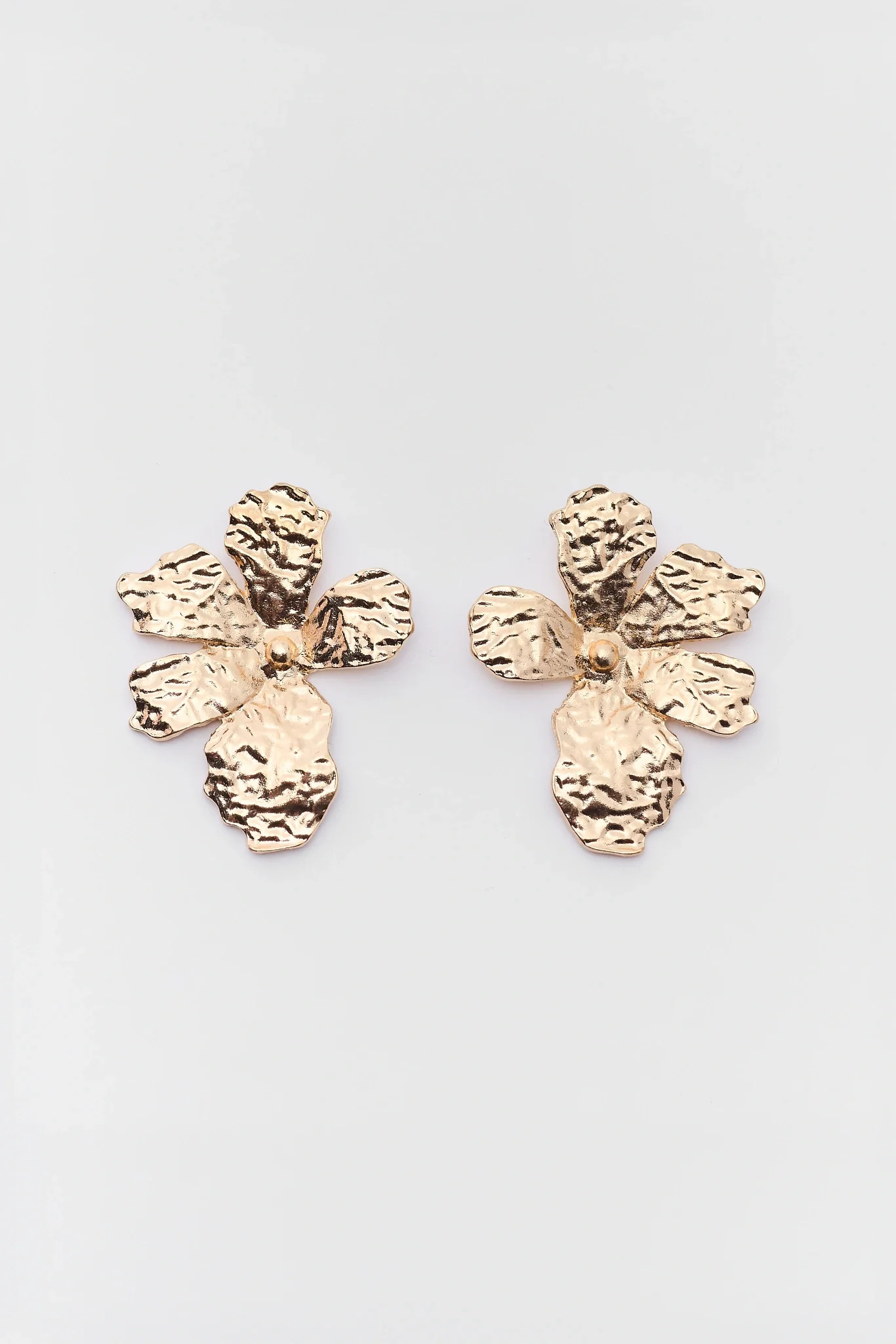 Gold Hammered Flower Stud Earrings | Avara