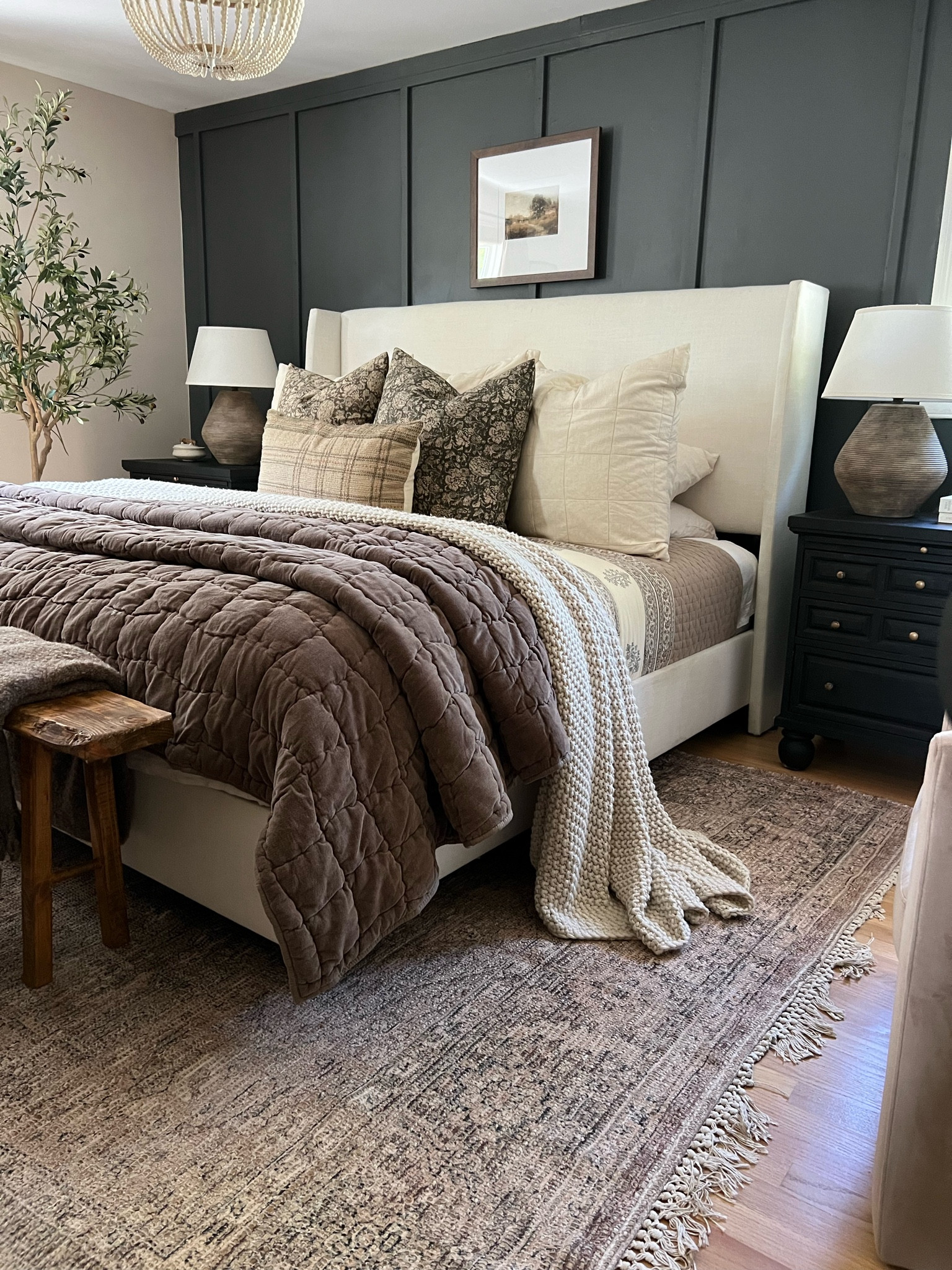 Fall cozy bedroom 

Pottery barn quilt
Pottery barn brown quilt

Linen sheets

Studio McGee quilt

Loloi bedroom rug

Target pillows 

Pottery barn stool

#LTKFallSale #LTKSeasonal #LTKHome