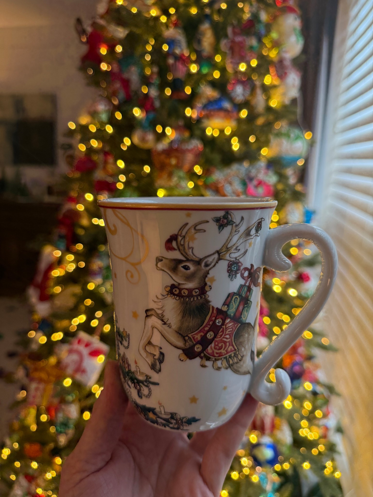 These coffee mugs are so magical✨

#LTKSeasonal #LTKGiftGuide #LTKHoliday