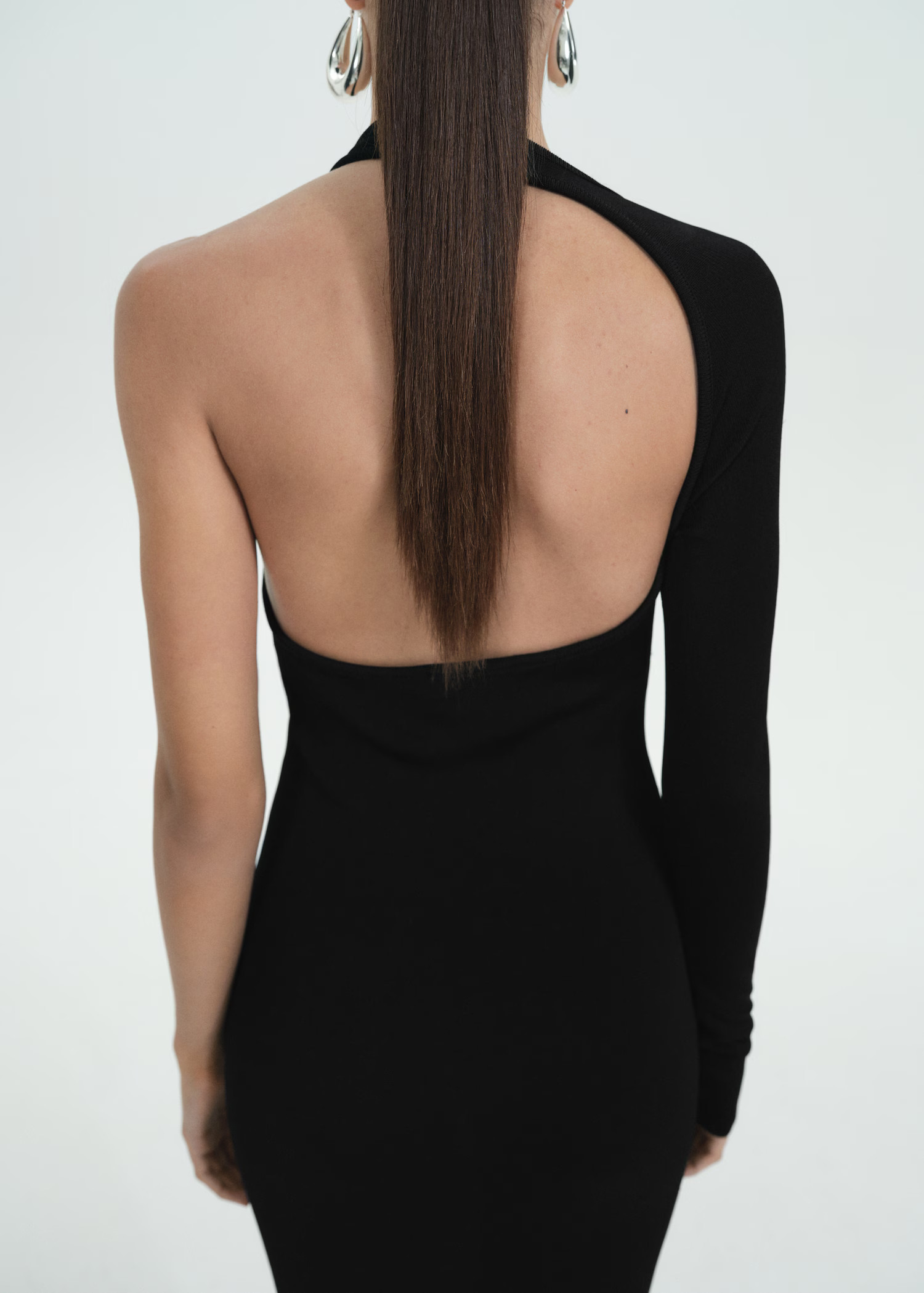 Open-back asymmetrical knitted dress - Women | MANGO United Kingdom | MANGO (UK)