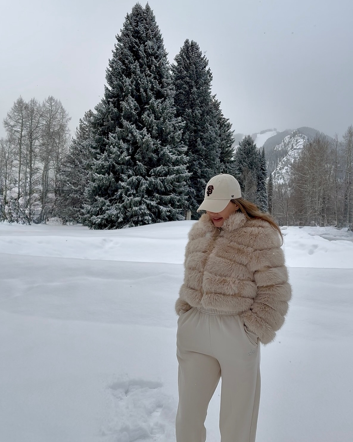 hibernating

Sweatpants | @alo 
Fur Jacket | @bloomingdales 
Hat | @amazonfashion 

#winterfashion #snowstyle #cozyoutfits
#chicinthesnow #snowylook #winterwardrobe #frostyfashion #snowchic #winteroutfit #stylishwinter #aspenattire #apresski

#LTKootd #LTKHoliday #LTKGiftGuide