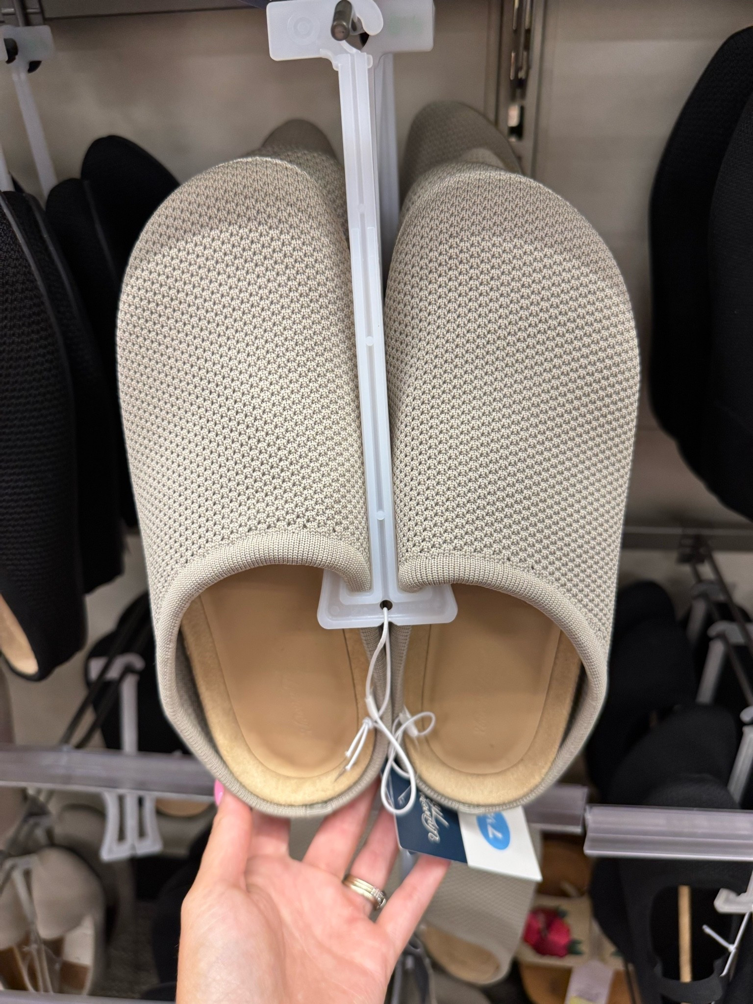 House shoes, slip on shoes, target shoes, women’s shoes, mom shoes, clog shoe @Target

#LTKmomlife #LTKSaleAlert #LTKootd