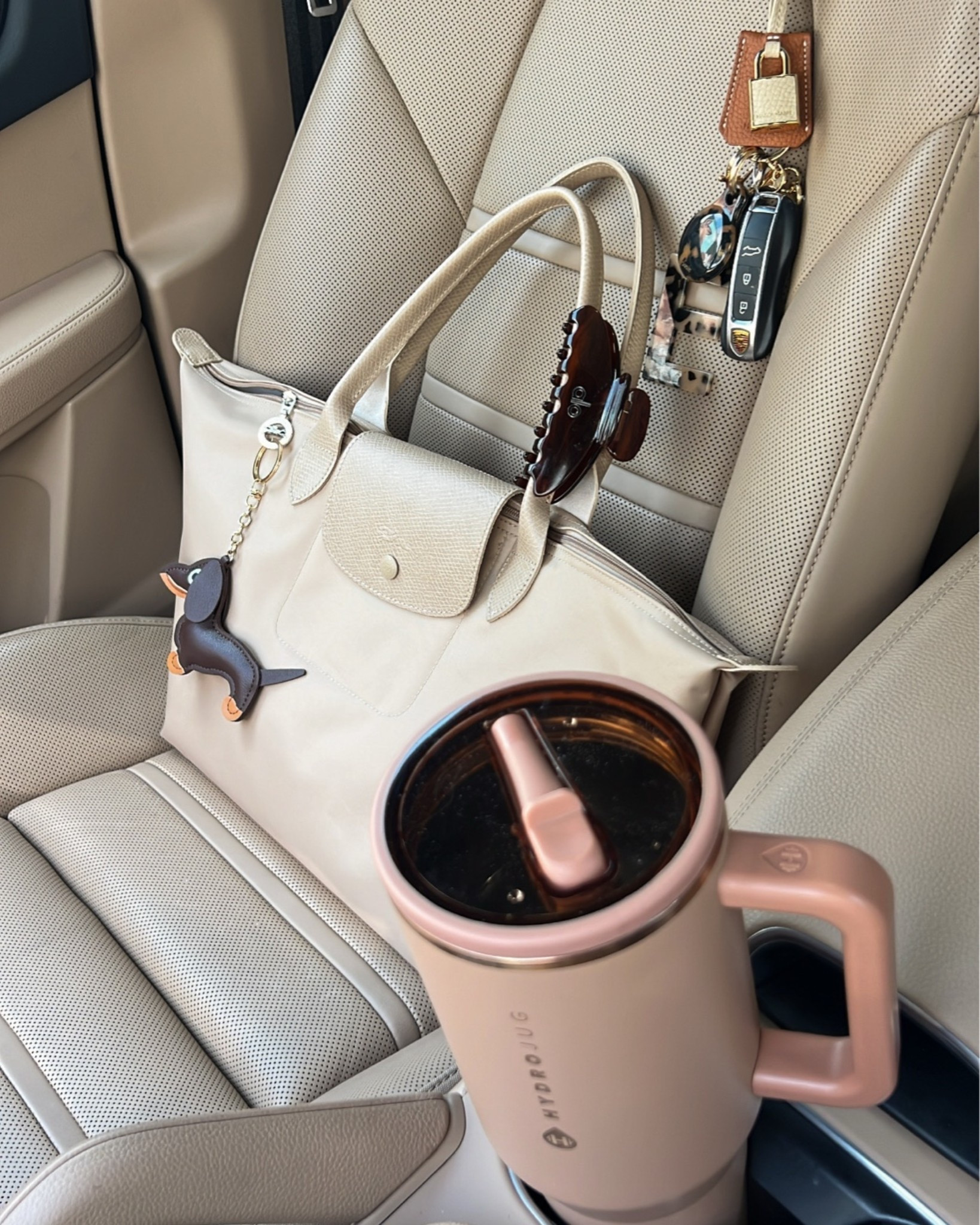 My beige tote bag 🤍👜

#LTKootd #LTKWorkwear