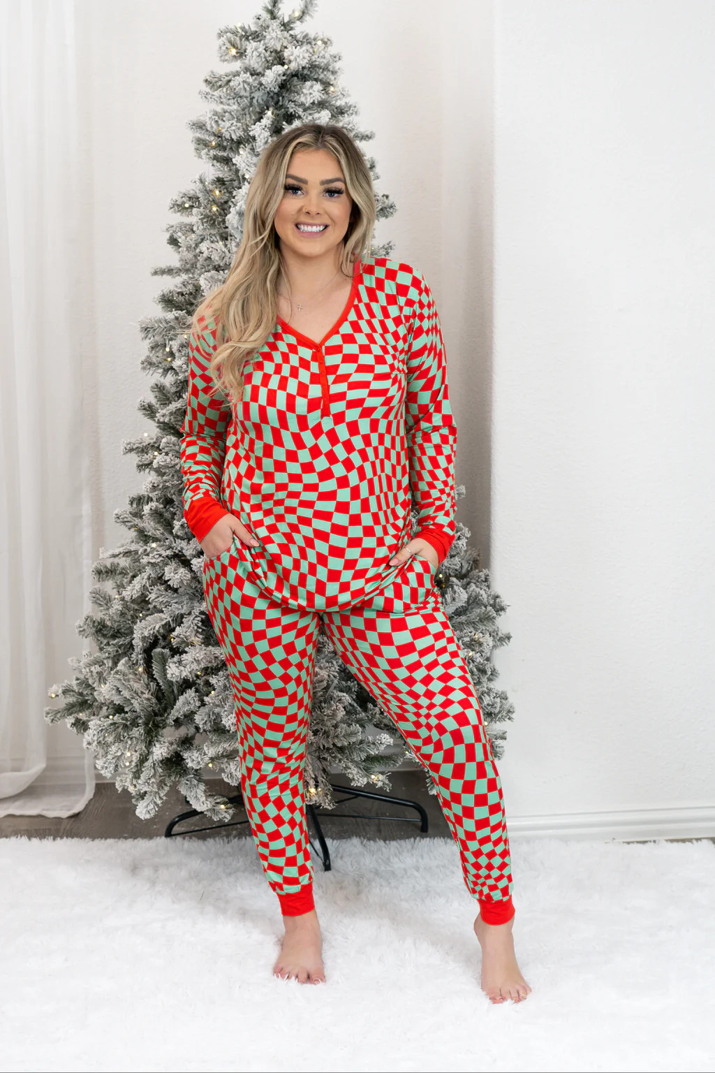 HOLLY JOLLY DREAM WOMEN’S JOGGER SET | Dream Big Little Co.