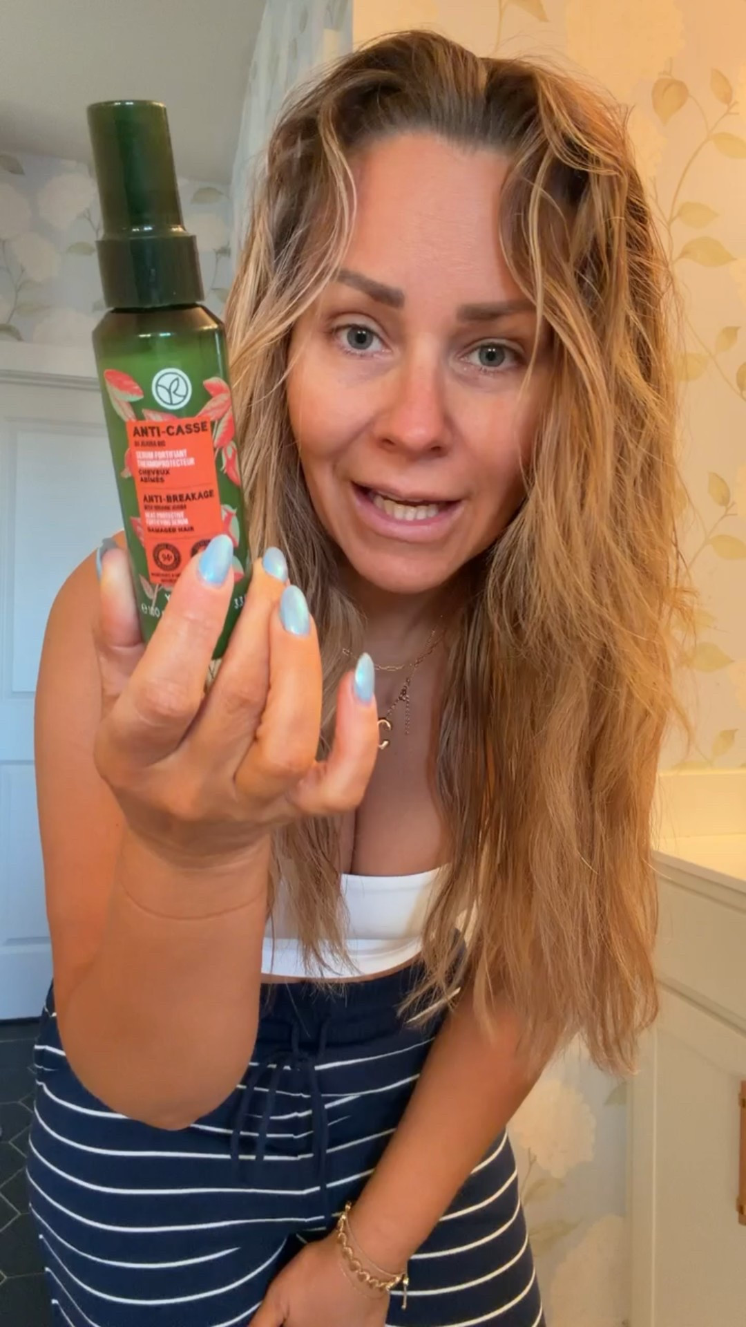 Make sure your heat protectant is actually… protecting.
I care about you 🫶🏼
— former licensed hairstylist who’s seen the damage firsthand.