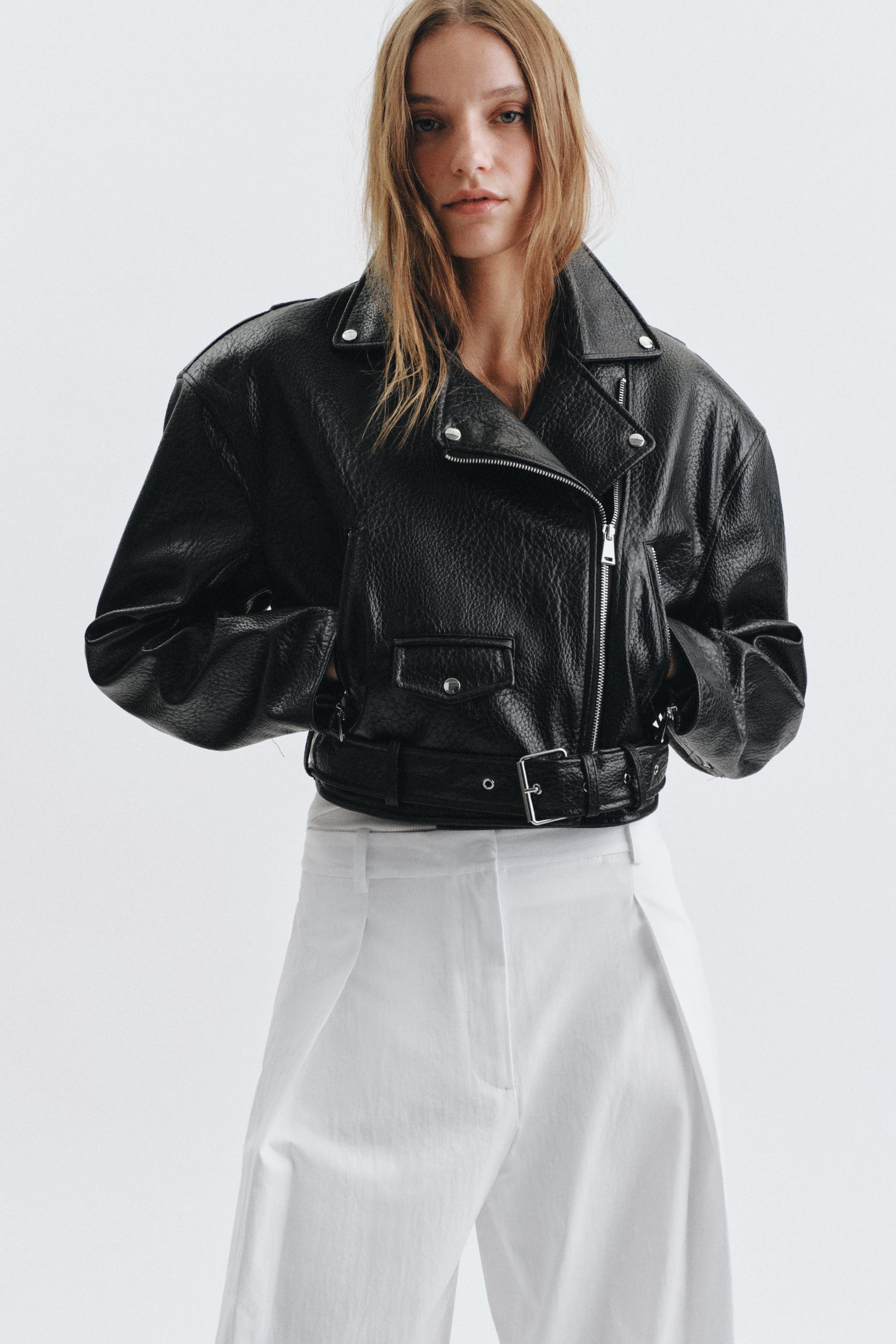 VESTE OVERSIZE EN MATIÈRE SYNTHÉTIQUE ZW COLLECTION | Zara US