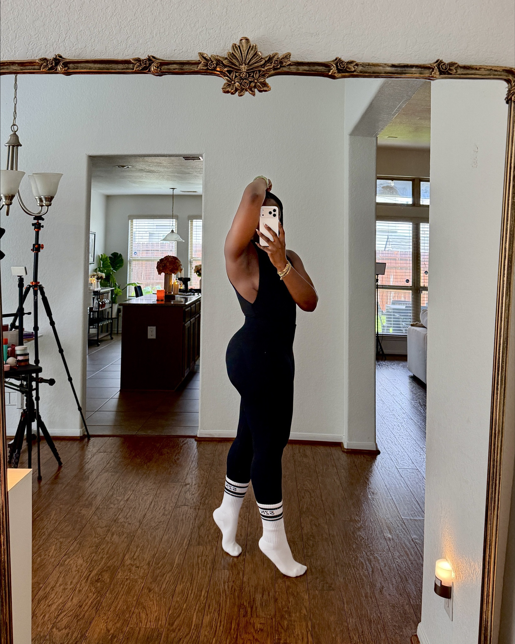 Side boob got me actin out! I love how sexy this bodysuit is from DYNAMITE. Wearing a size small. 