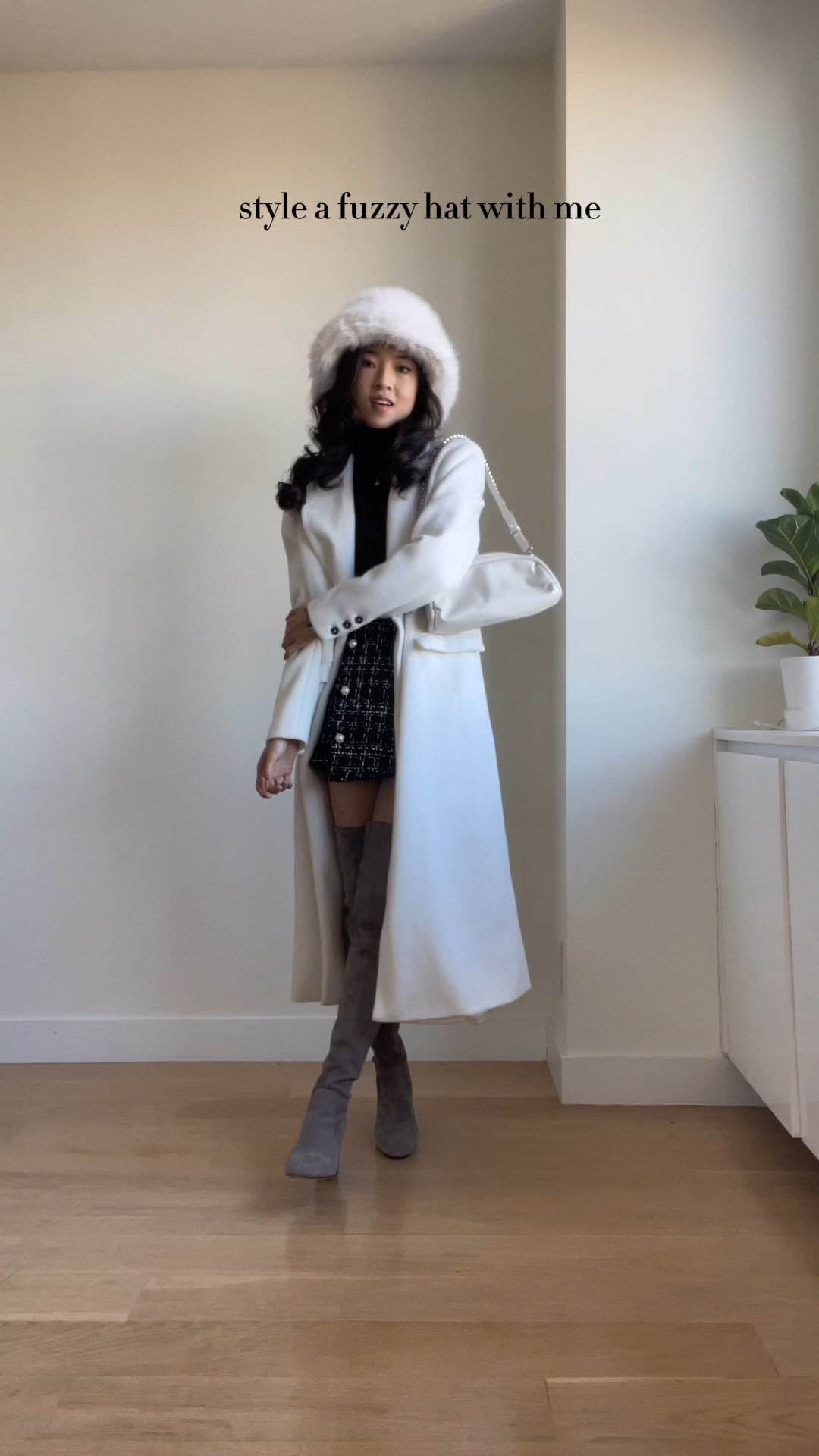 Love this fuzzy hat for the winter! ❄️ for reference, I’m size XS  