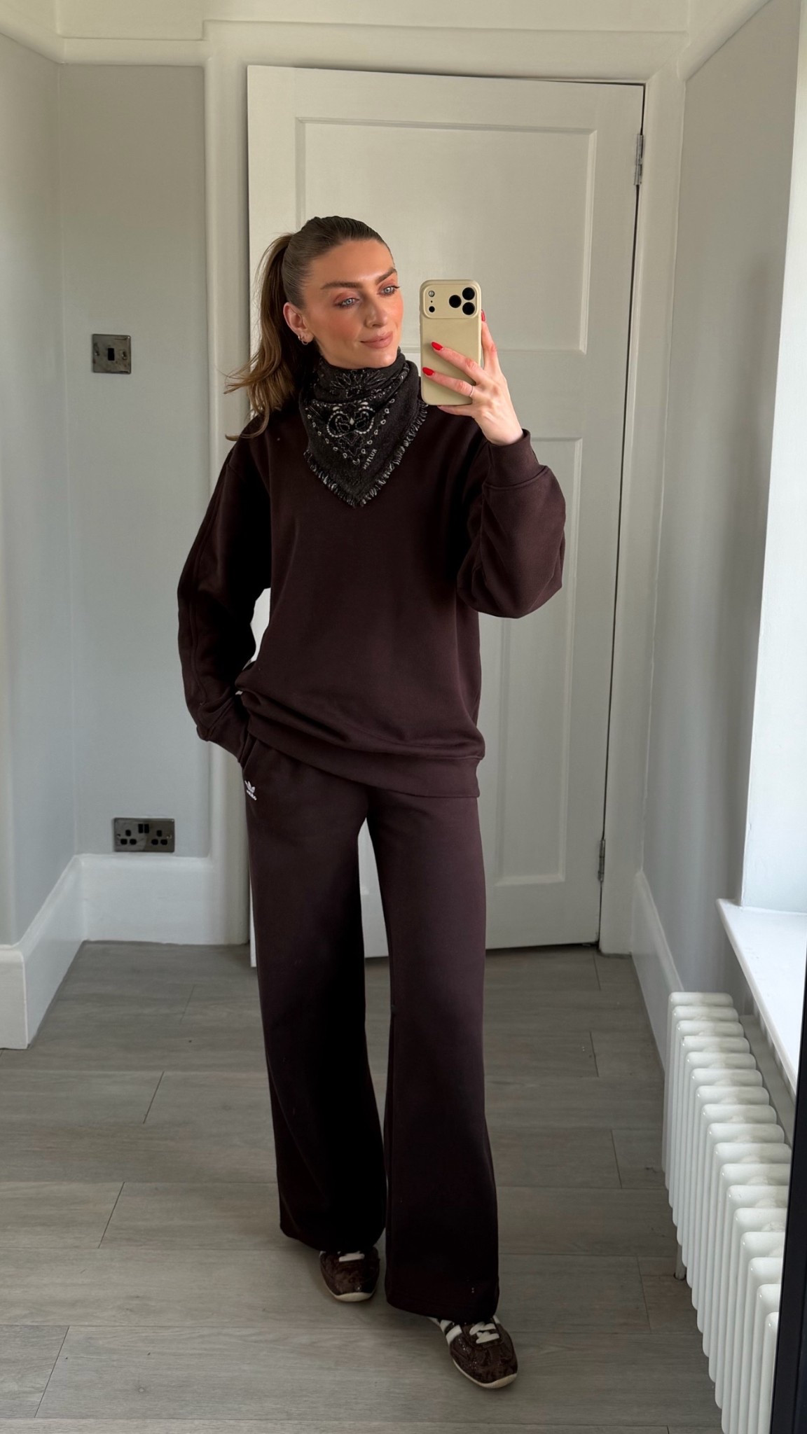 Outfit of the day 
XS in the brown adidas sweatshirt
XS in the brown adidas joggers
I’m 5ft 6 
Adidas Japan trainers
Kujten brown cashmere neck scarf, I can’t link the brand on here 

#LTKuk