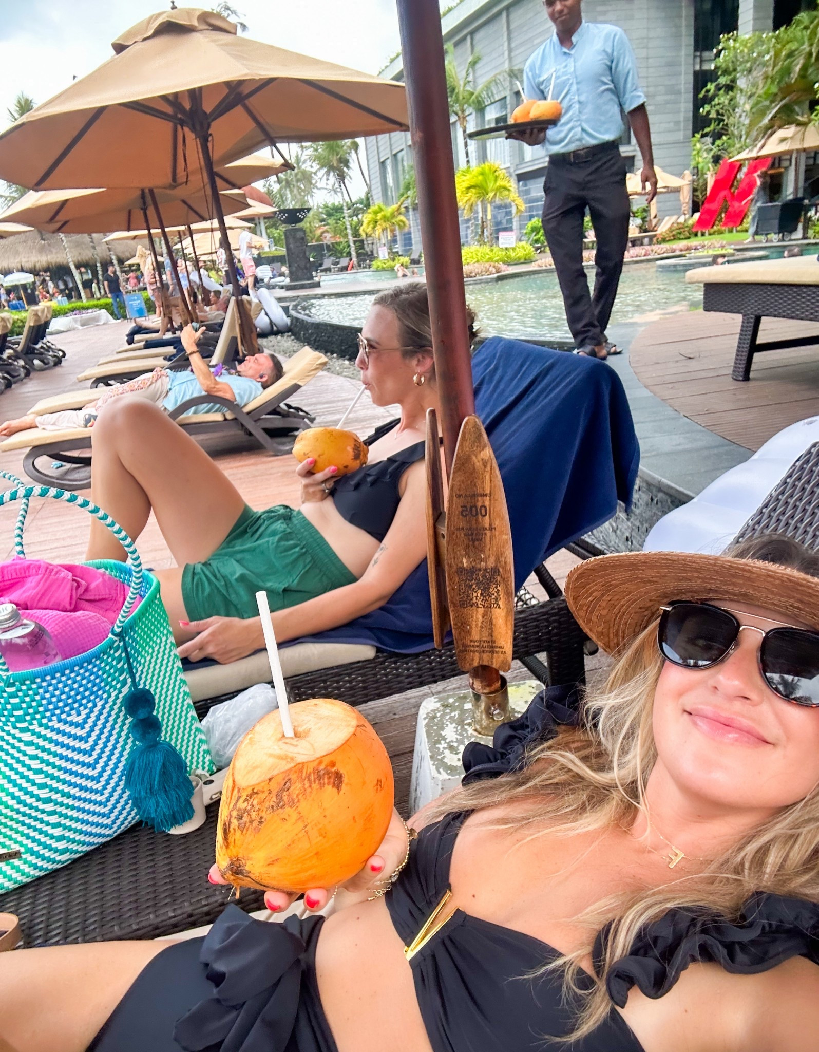 Linking my bathing suit and coverup I wore today in Sri Lanka 🤍✨ Perfect day to lay out and drink out of coconuts! Wearing a small in the coverup and a medium in the bathing suit!