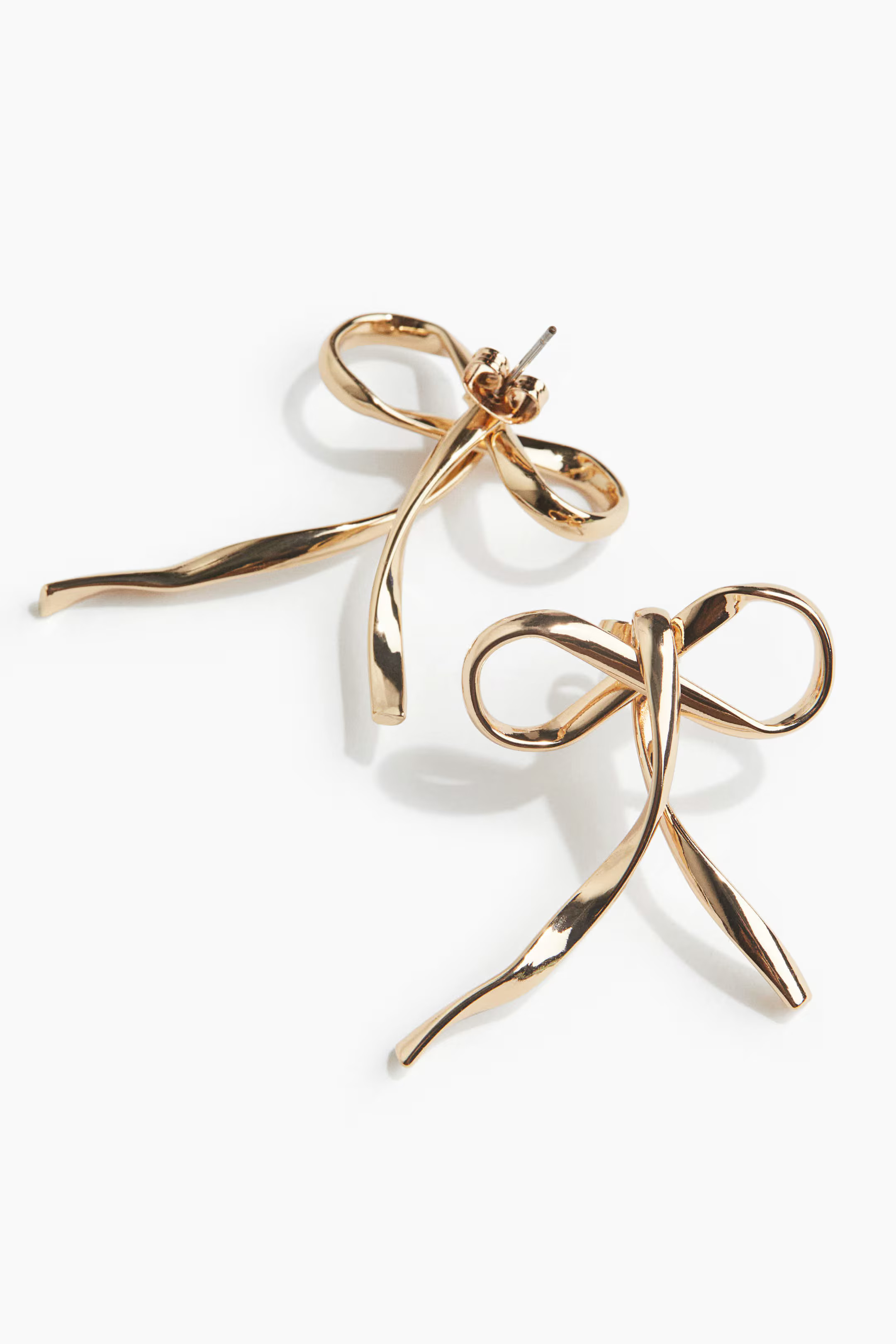 Bow-shaped earrings | H&M (UK, MY, IN, SG, PH, TW, HK)