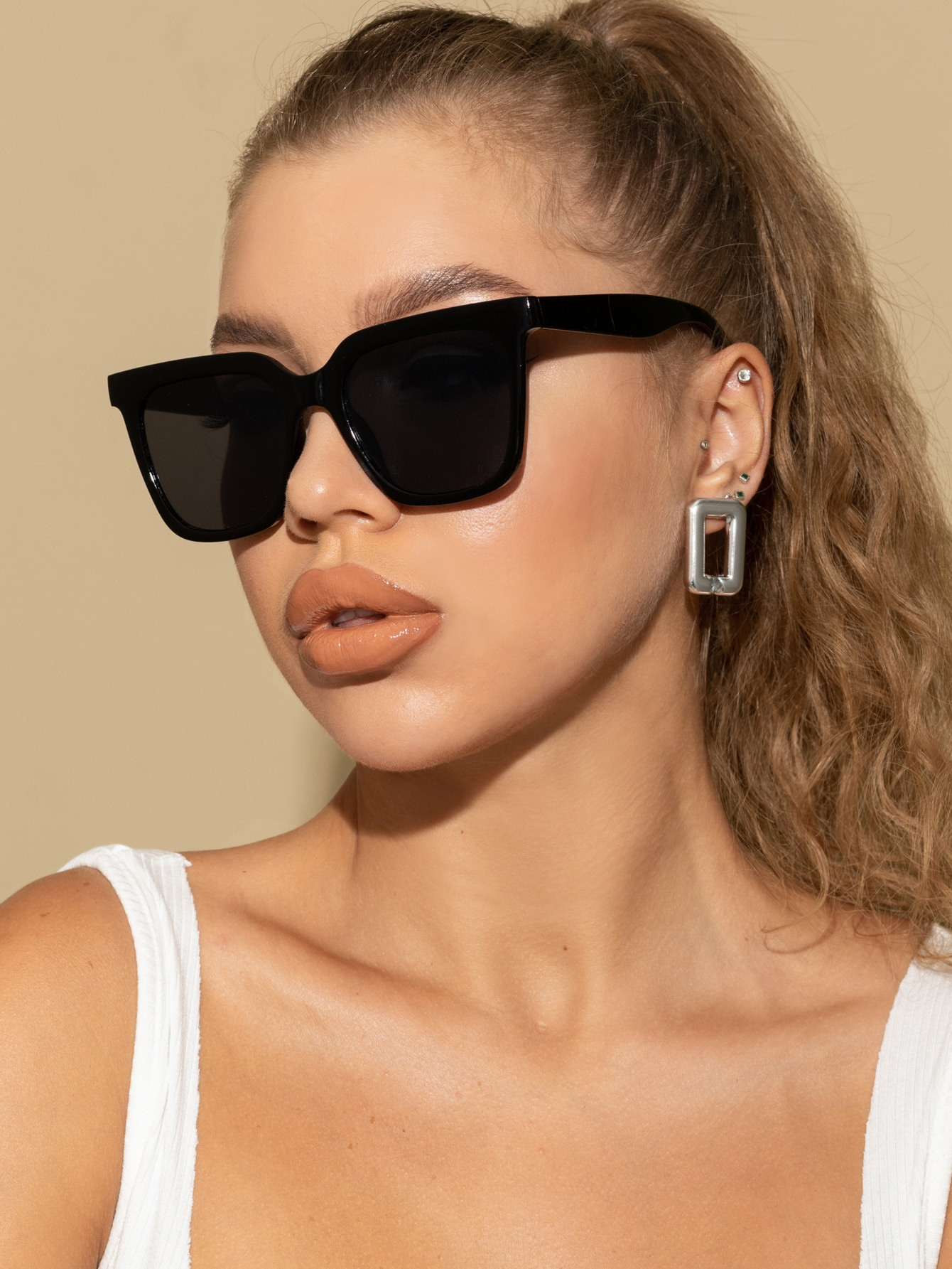 1pc Women's Fashionable Square Plastic Frame Sunglasses, Suitable For Daily & Vacation Wear, With... | SHEIN
