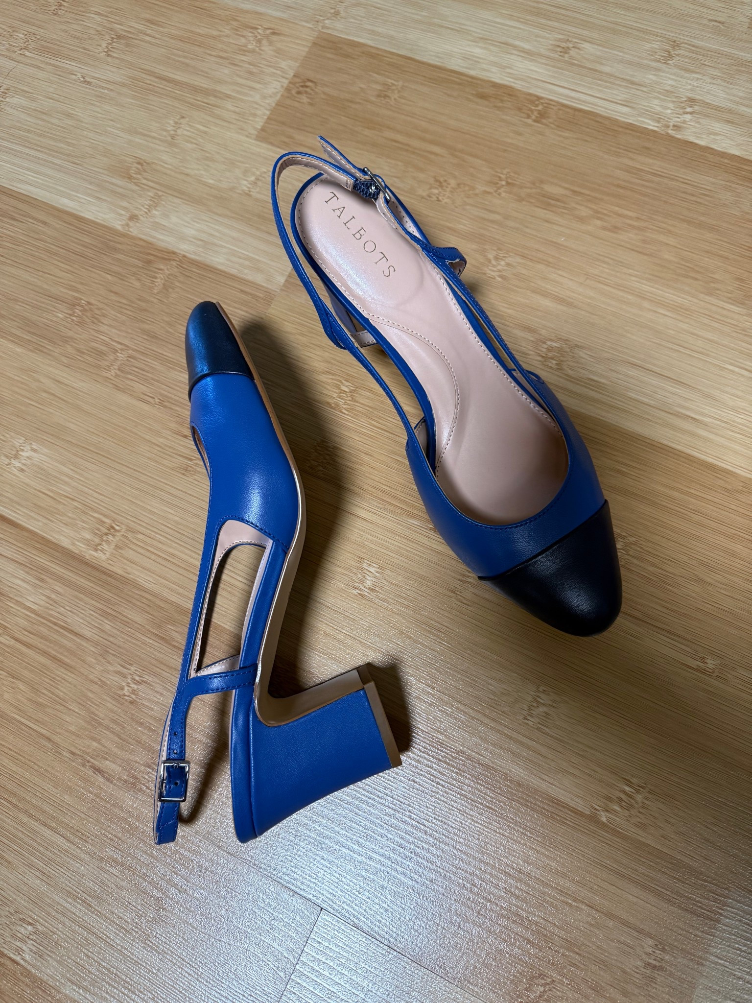 These shoes fit TTS, are comfy and on major sale (final price in cart). Also available in red. 

#LTKSaleAlert