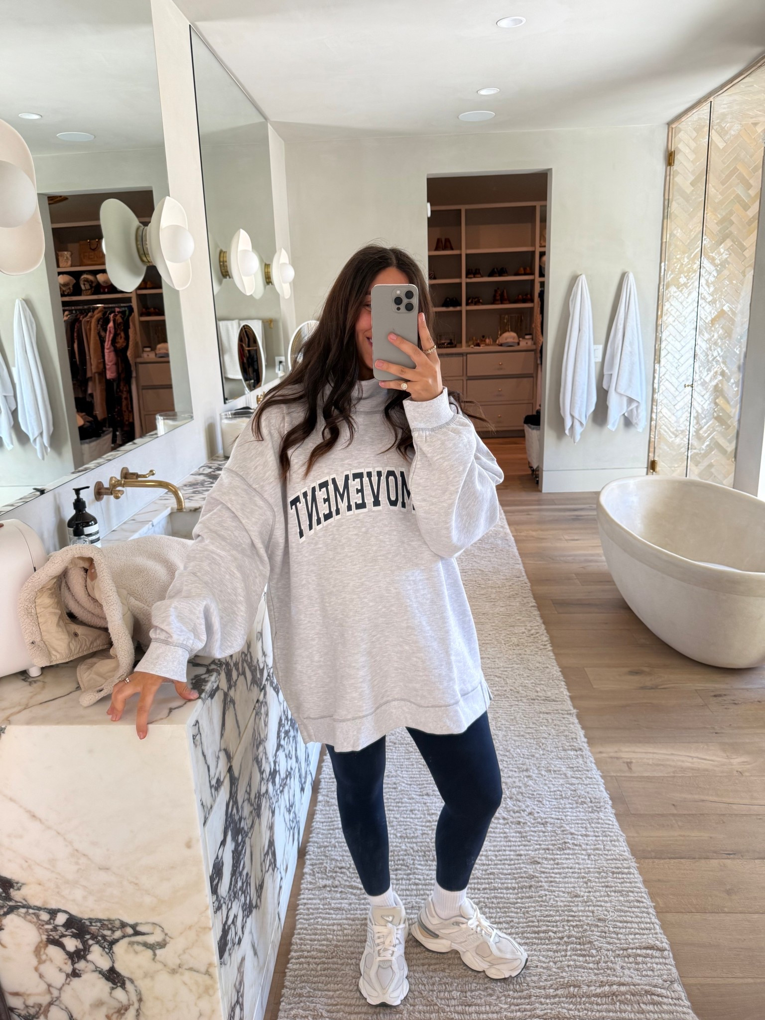 Top: xl 
Leggings: small

Dressupbuttercup.com #dressupbuttercup #dederaad


#LTKStyleTip #LTKSeasonal #LTKActive