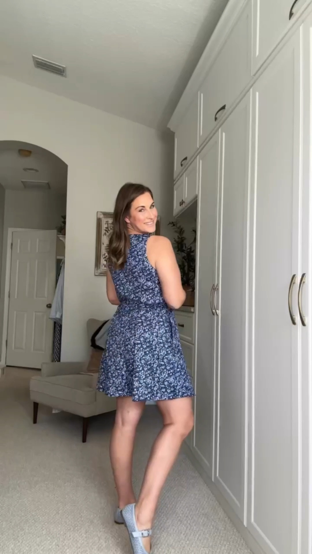 This dress is giving effortless spring vibes!🌸 SO flattering, comfy, and the little waist tie makes it so good!!

Spring, dress, vacation, spring break, spring outfit, @walmart

