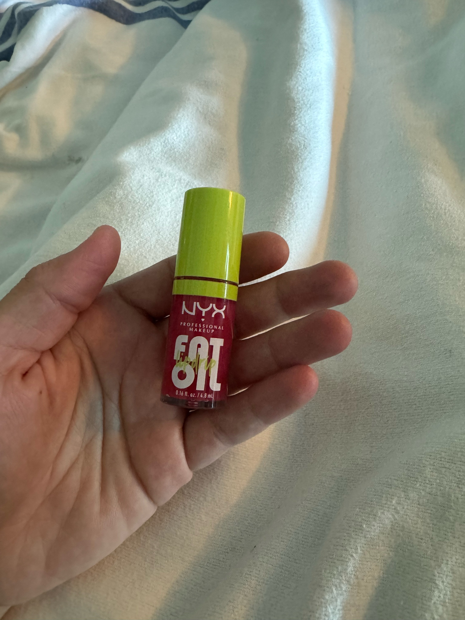 Looking for a good lip oil! This is it. Makes my lips look plumper and love how they feel. This color is missed call  