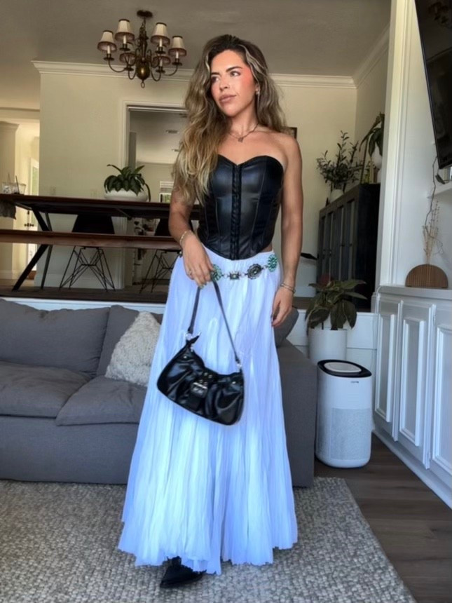 black corset & maxi skirt for another western or country outfit idea 🖤

#LTKStyleTip #LTKSeasonal #LTKFindsUnder100