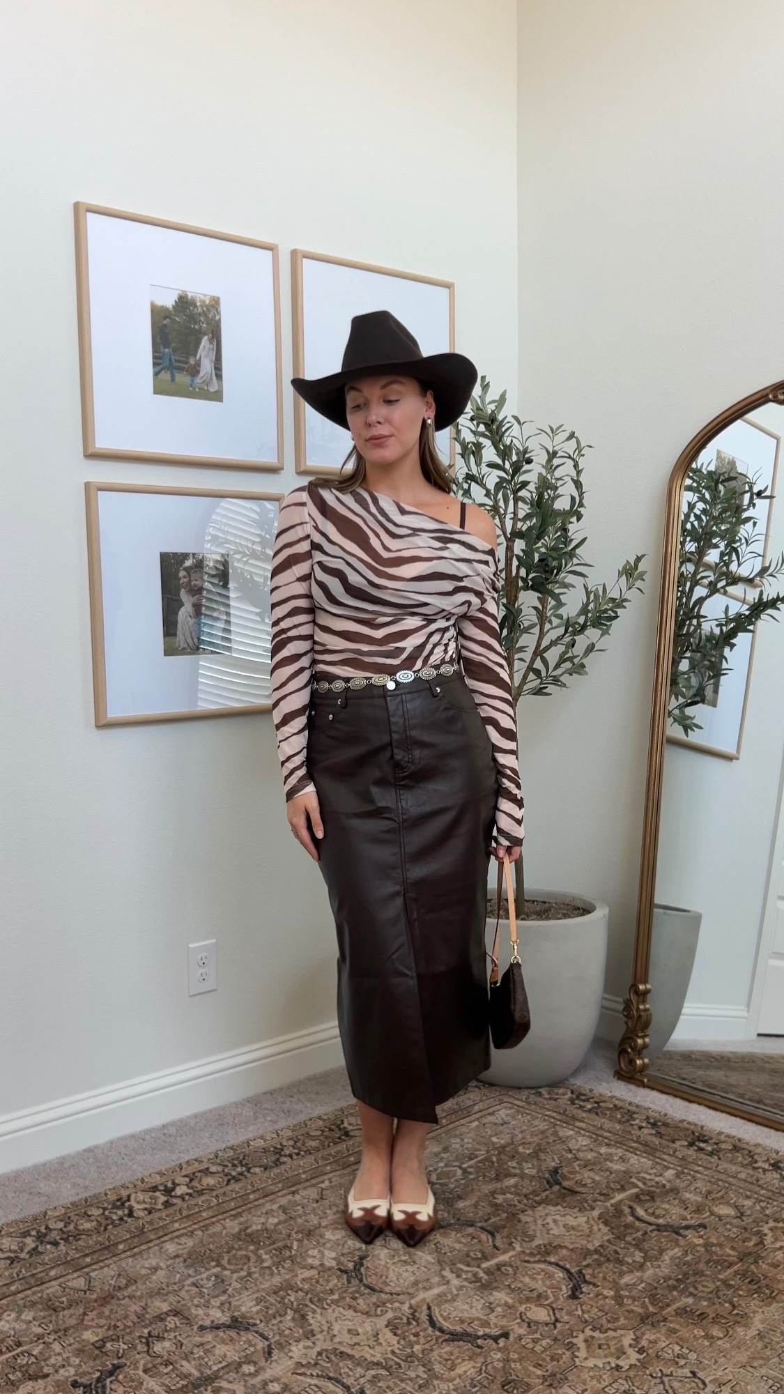 part two of our rodeo outfits series! 🤠🦓✨ had to give y’all a dressy one & really just wanted an excuse to style this top 🤪

Top 6
Skirt 8 (need a 6)
@showpo 
@gigipip 


#westernfashion #rodeofashion #styleinspo western fashion, Houston rodeo, #houstonrodeo #rodeohouston 

#LTKTall #LTKootd #LTKSeasonal