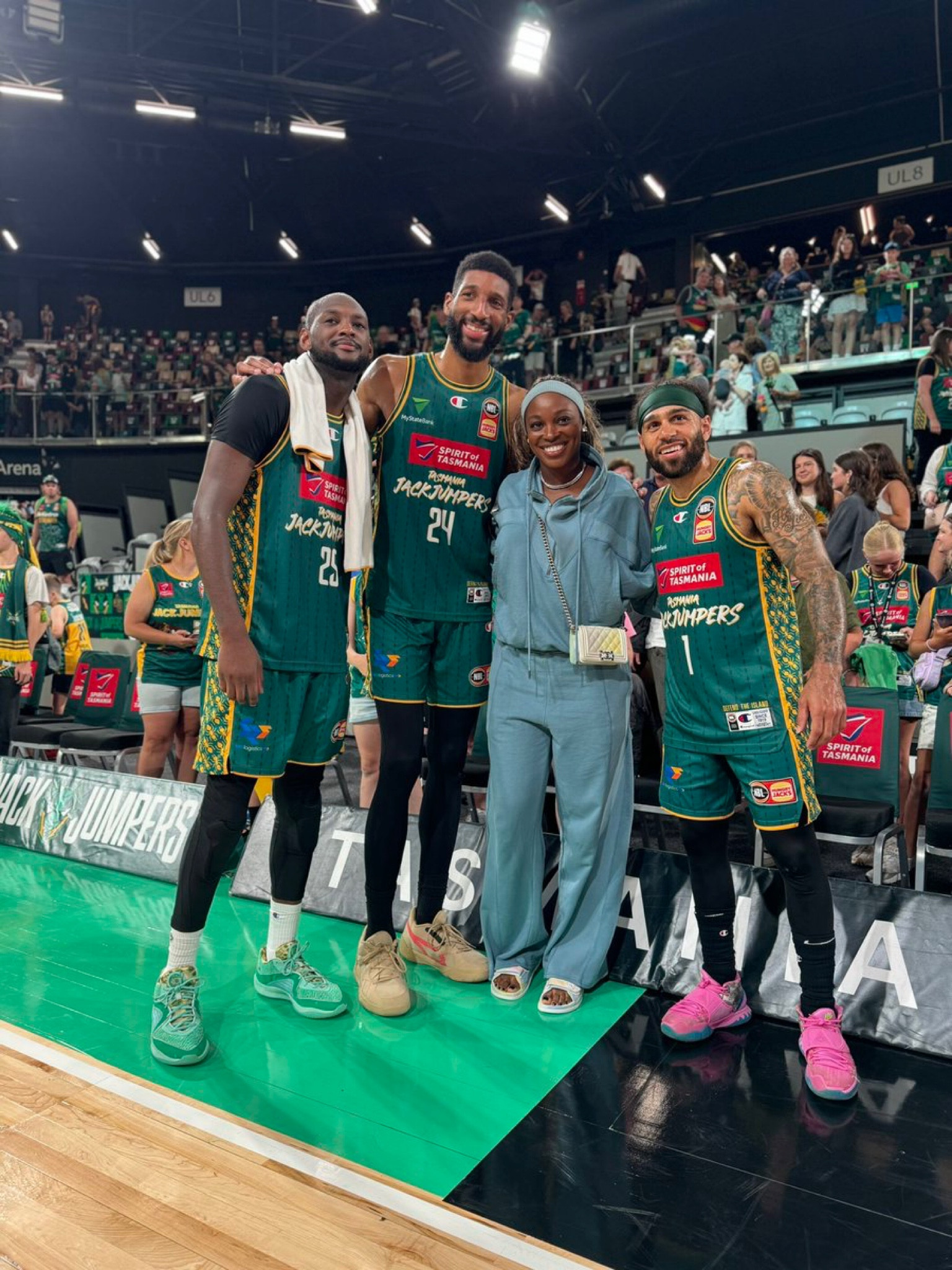 Fun first night in #Hobart! 🇦🇺🏀

#LTKtravel #LTKfindsunder100 #LTKaustralia