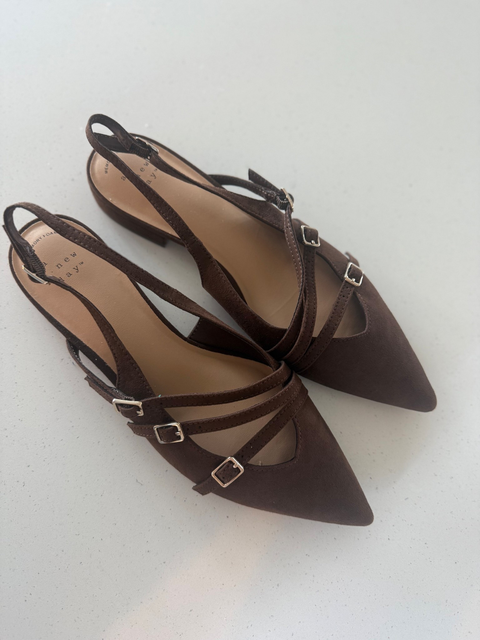 The best fall shoe!! Chocolate brown pointed toe flat. True to size 

#LTKShoeCrush #LTKFindsUnder50 #LTKWorkwear