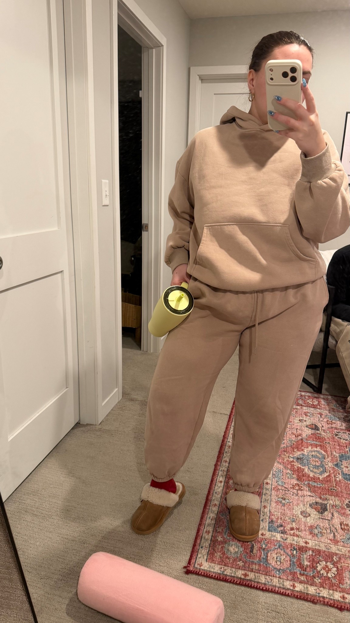 Lounge day ootd for this hot mom from Amazon 

#LTKmomlife #LTKMidsize #LTKootd
