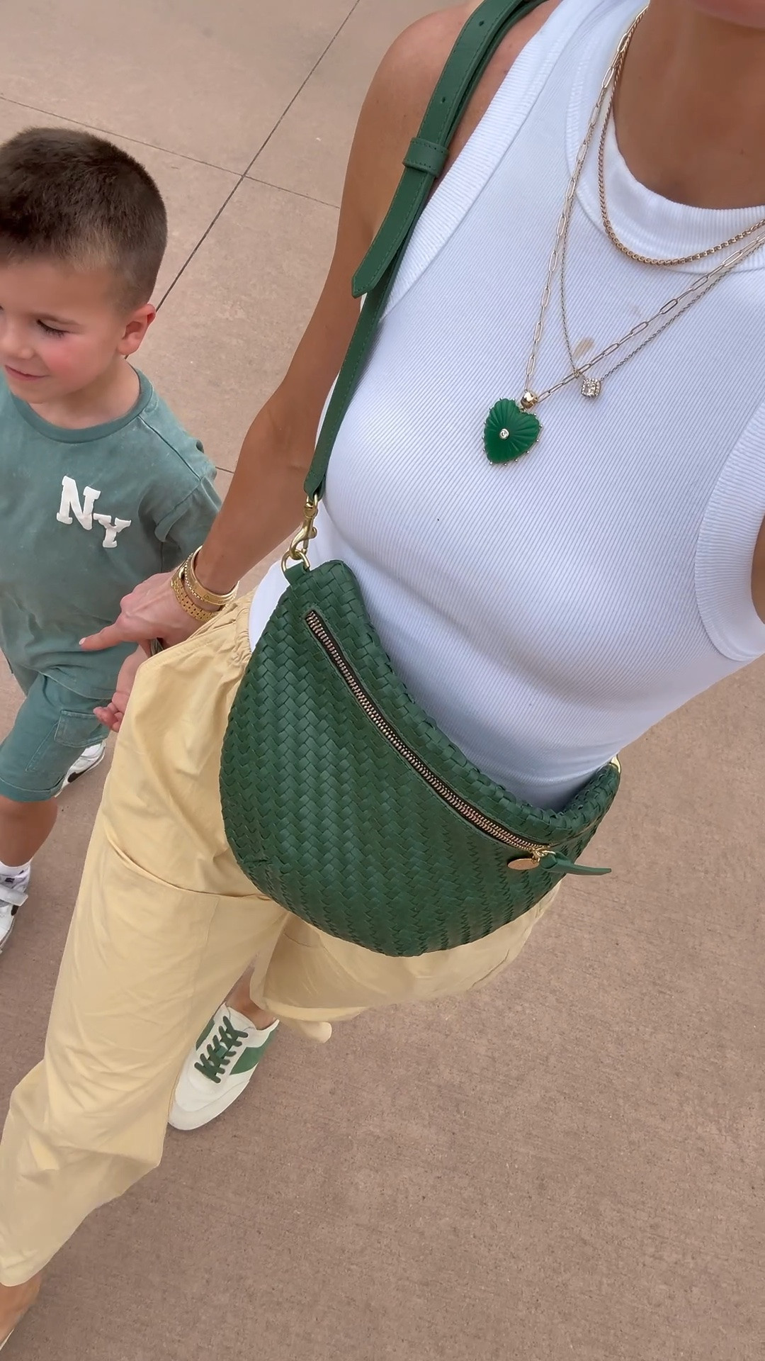 What I'm wearing for a casual weekend mom of 3. Zoo outfit 

Pants fit tts I'm wearing size xs