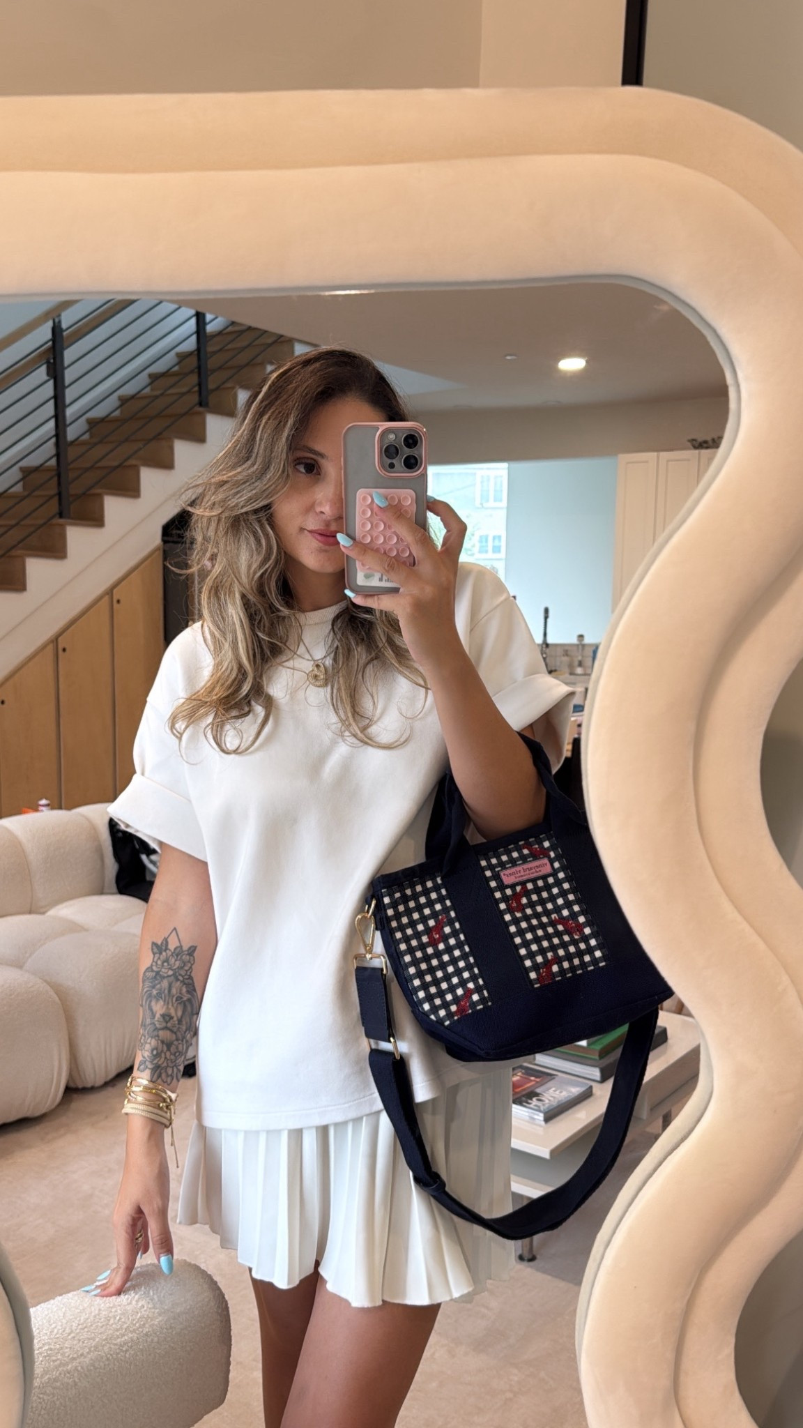 Cute and coastal — this bag screams New England summer! 🦞❤️‍🔥

#LTKmodamodesta #LTKdicadeestilo #LTKbolsa