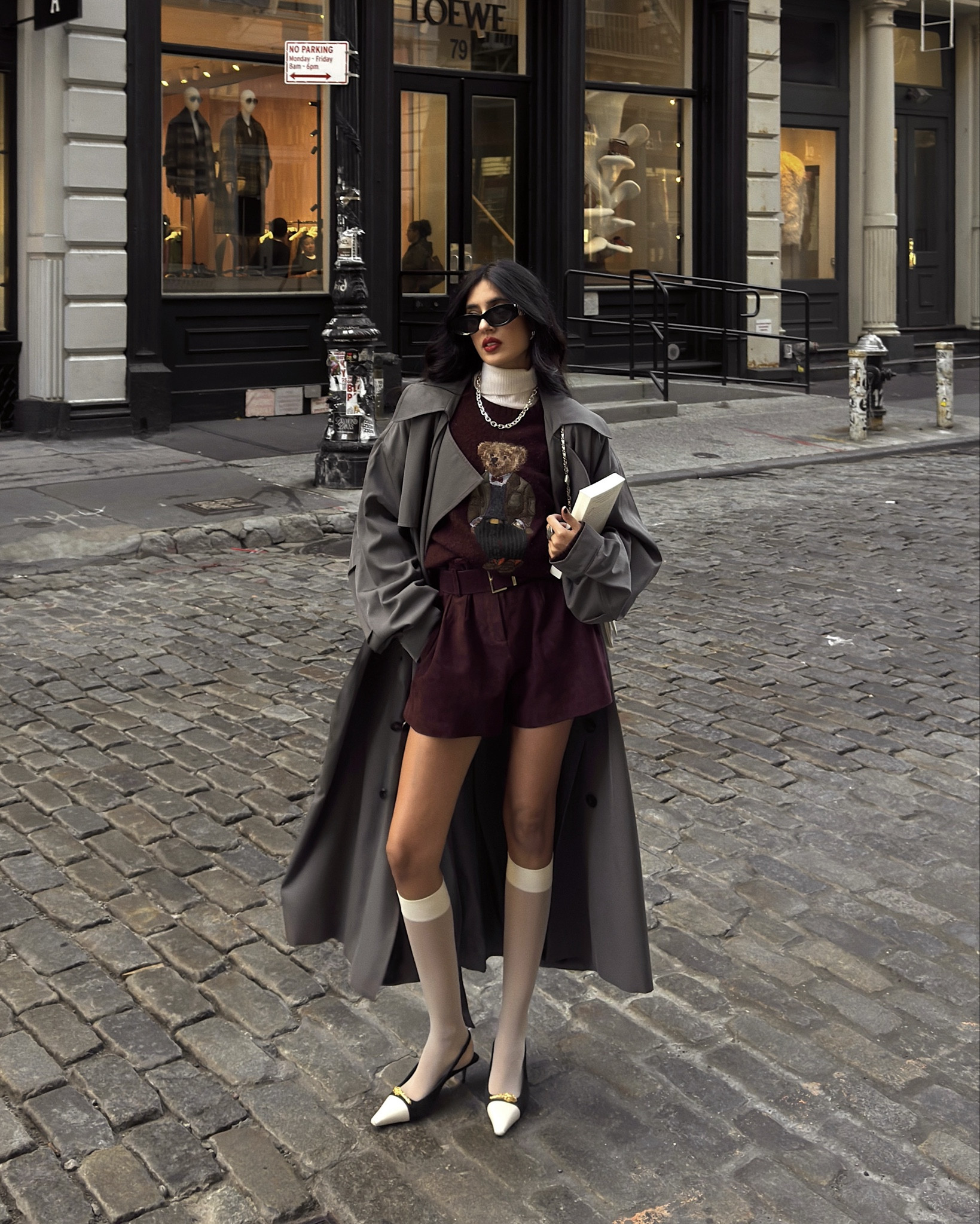 Oversized shorts and trench 🩶