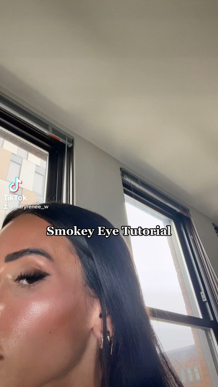 Creating the perfect natural smokey eye using the Makeup by Mario eyeshadow pallet and my favorite Lashes 🖤

This look would NOT be possible without the makeup tape… I could never live without it. Eyeshadow used to be the toughest part of my make up routine and now it’s the easiest. This took me 2 minutes to do 😲🤤 and it comes out perfect every time 🙏🏽

Everything else I used for this look is linked in the “similar” section!

#LTKunder50 #LTKbeauty #LTKU