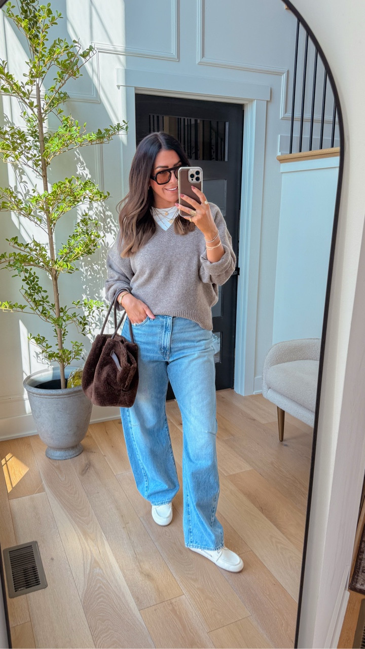 Early fall look 🍁 One of my favorite pairs of jeans and this purse has been in my weekly rotation! 


#LTKFindsUnder50 #LTKStyleTip #LTKFindsUnder100