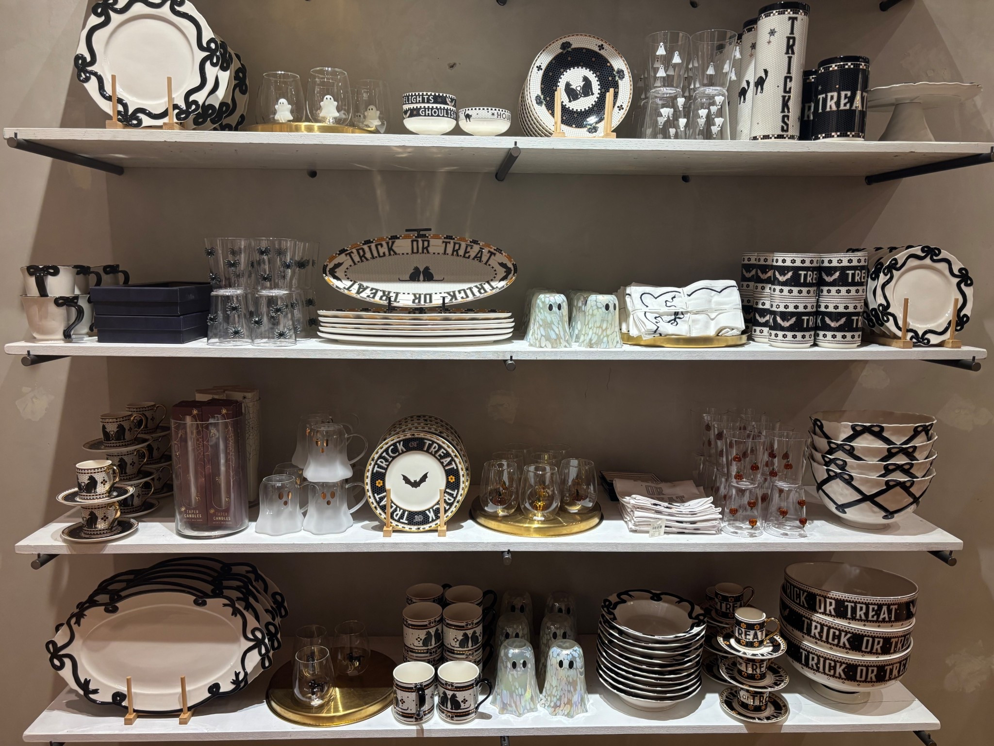 dinnerware | halloween 

#dinnerware #tablesetting #tablescape #anthropologie #halloween #fall #spooky 

#LTKSeasonal #LTKSaleAlert #LTKHome