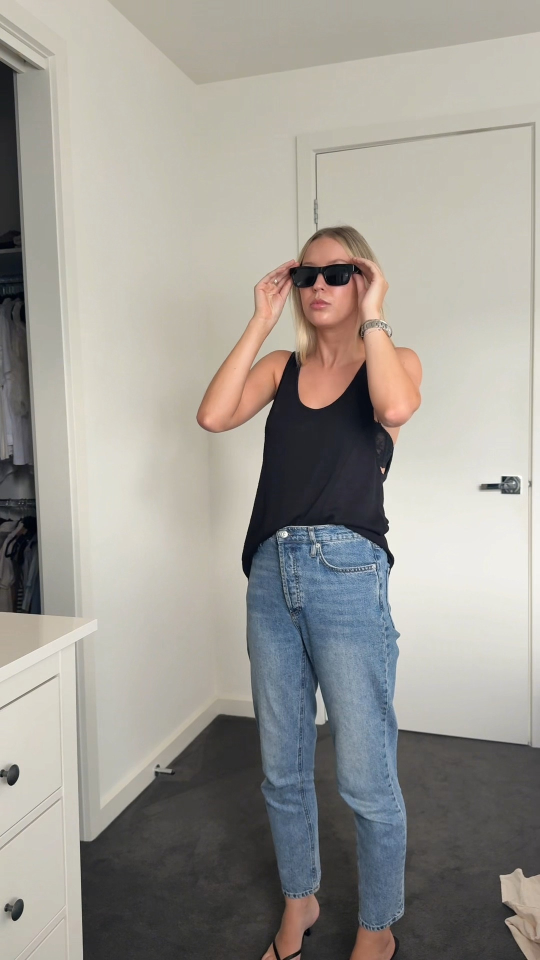 Is it giving model off duty vibes?



#LTKootd #LTKgrwm #LTKhaul