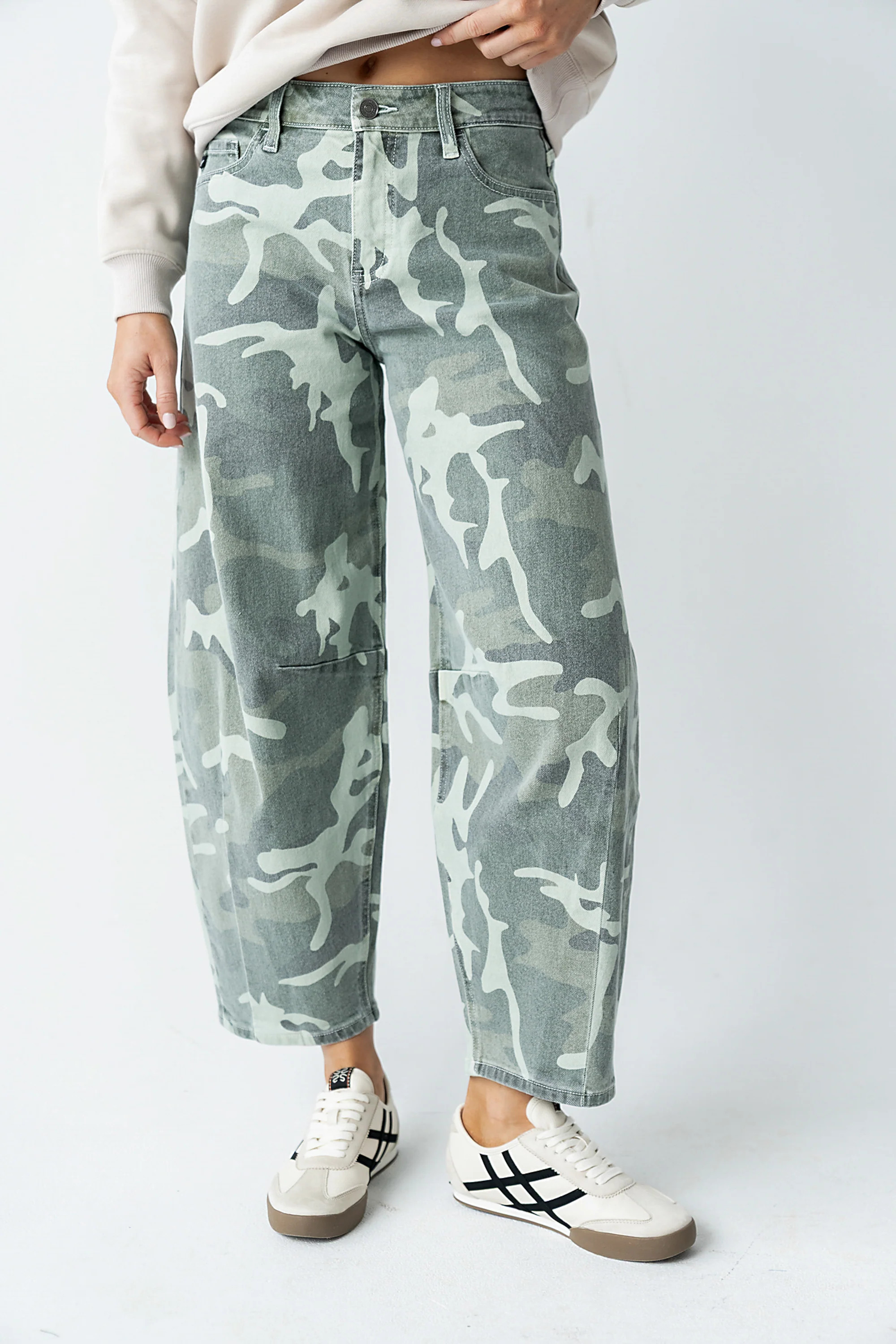 Maddison Camo Barrel Jeans | Böhme US