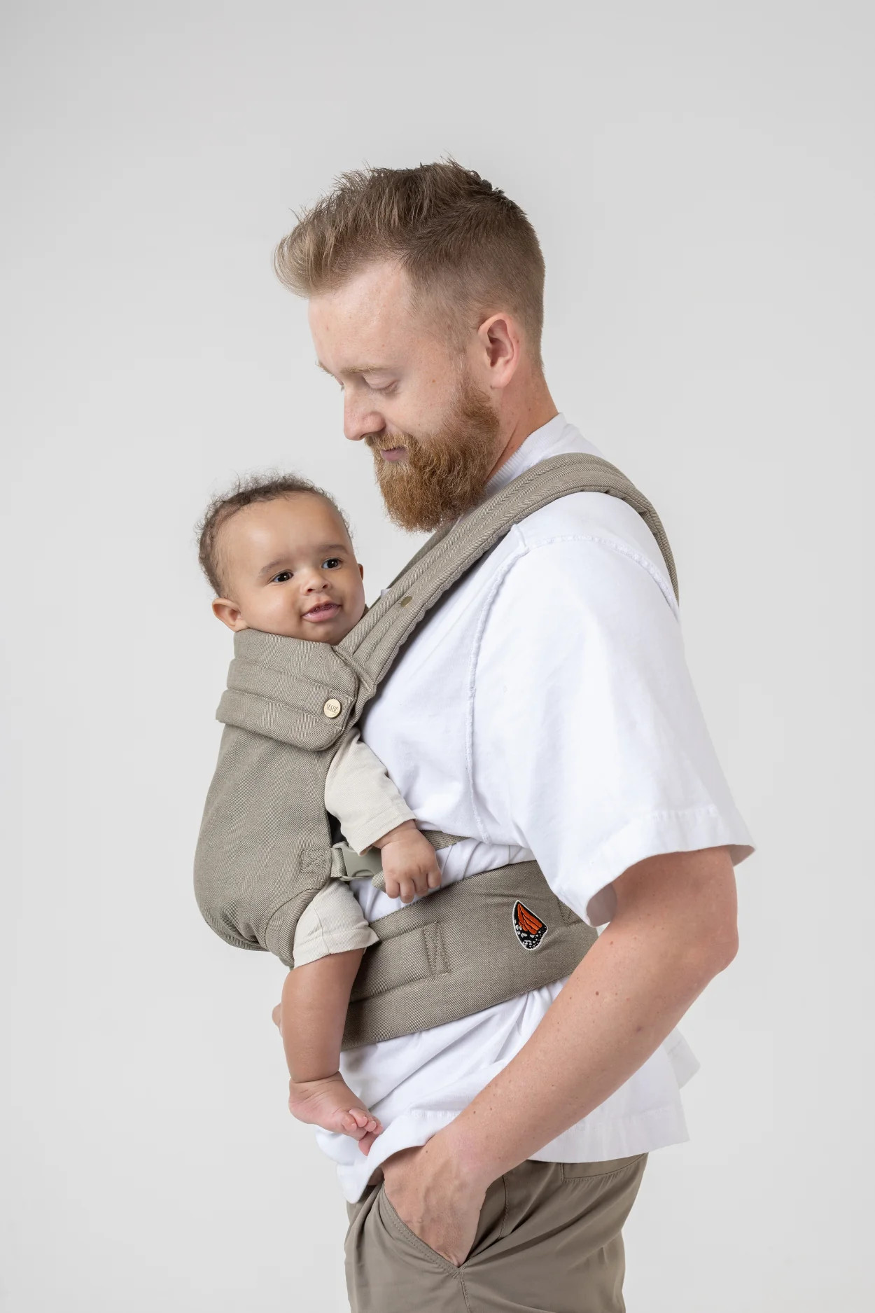 The Monarch Baby Carrier - Charles Herringbone | Mabē