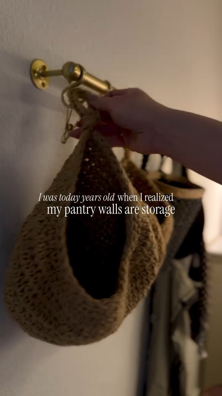 Meanwhile, I had an empty wall just sitting there the whole time. 🤭

Mounted a rod. Added hooks. Hung jute produce bags.
That’s it.

Now my shelves aren’t overcrowded, my produce can breathe, and everything is easier to grab. 🙌🏻

#pantryorganization #kitchenorganization #smallspacestorage #homeorganization #pantrygoals

#LTKHome #LTKSaleAlert #LTKdayinmylife