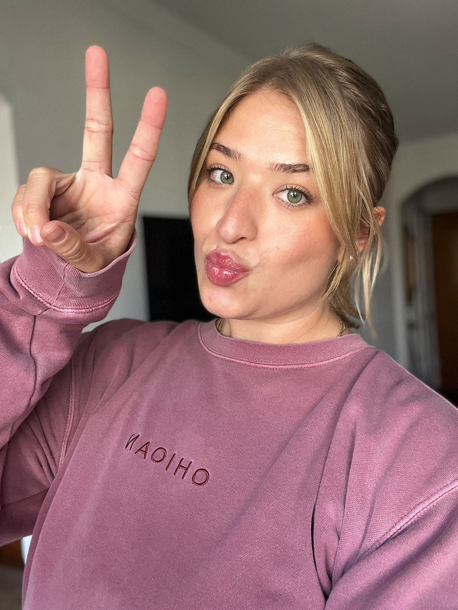 My favorite everyday simple makeup routine — just 5 products! 

I switch out concealers and blush to match my mood + skin tone! 

#LTKbeauty