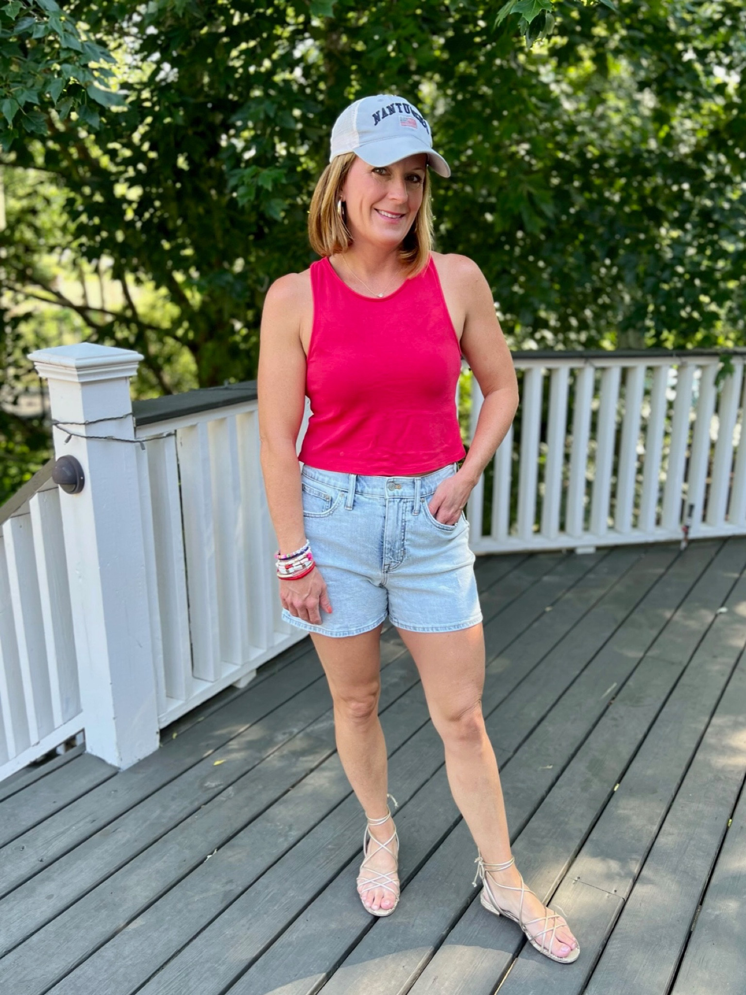 Casual and cute for the 4th 🇺🇸 🇺🇸

For more styling tips for the holiday weekend, check out our recent blog post => https://effortlesstyle.com/how-to-look-festive-for-july-4th/

#LTKtravel #LTKSeasonal #LTKstyletip