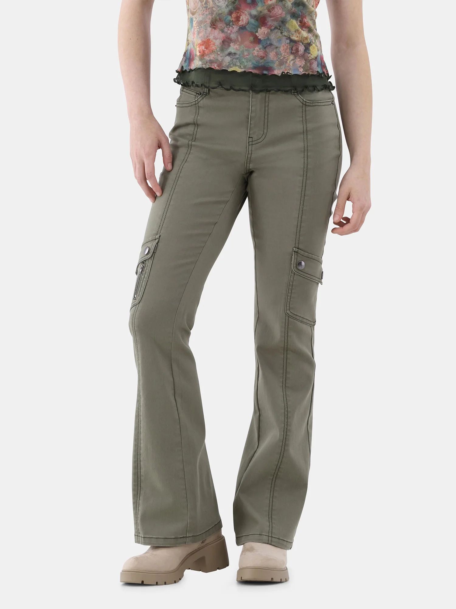 No Boundaries Bootcut Cargo Pants, 33” Inseam, Women’s | Walmart (US)