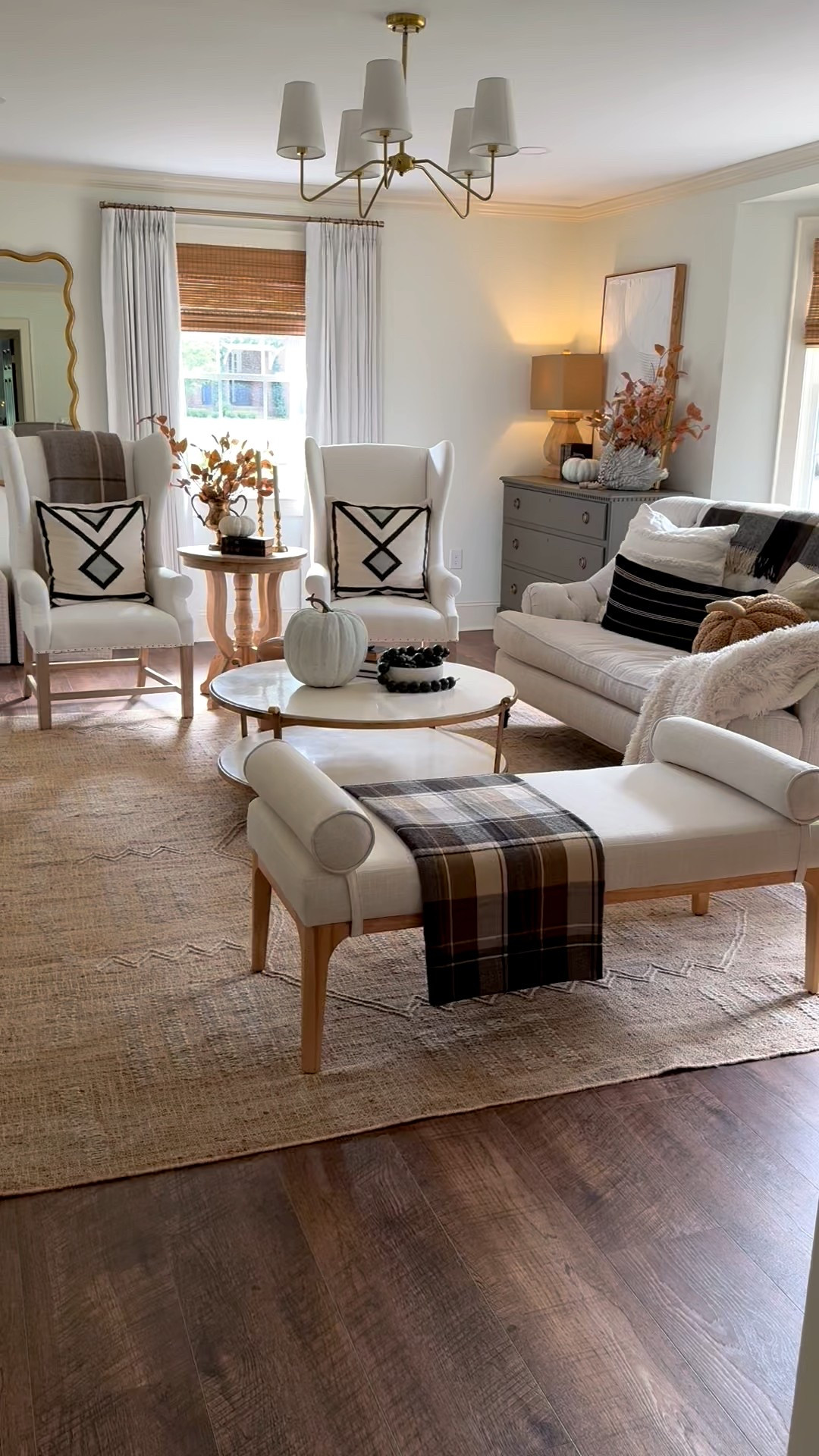 Fall decor in our living room...

#LTKHome #LTKSeasonal #LTKFallSale