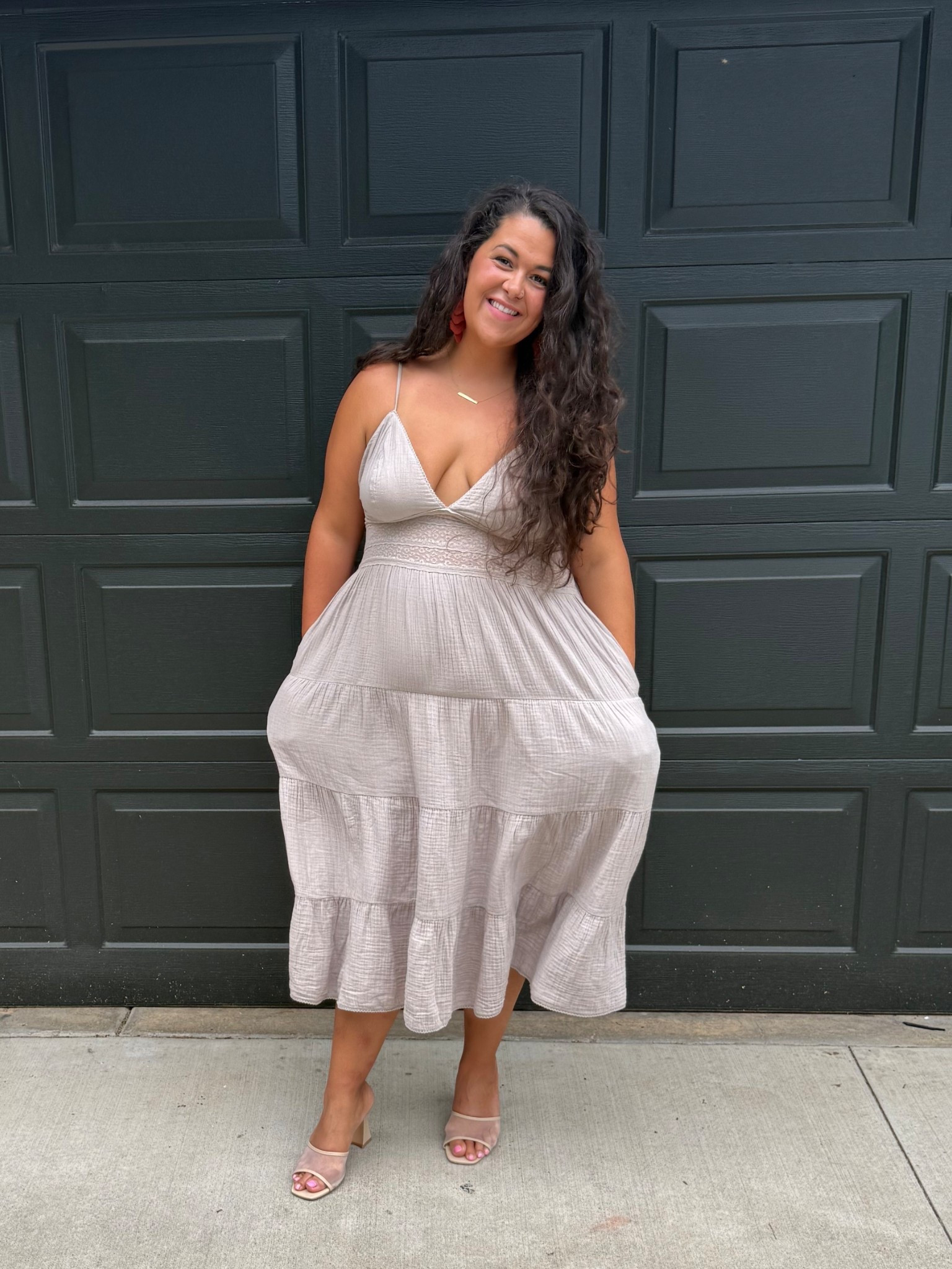 Are you obsessed with this dress?? Because I 100% am. 
Wearing size L 


#LTKMidsize