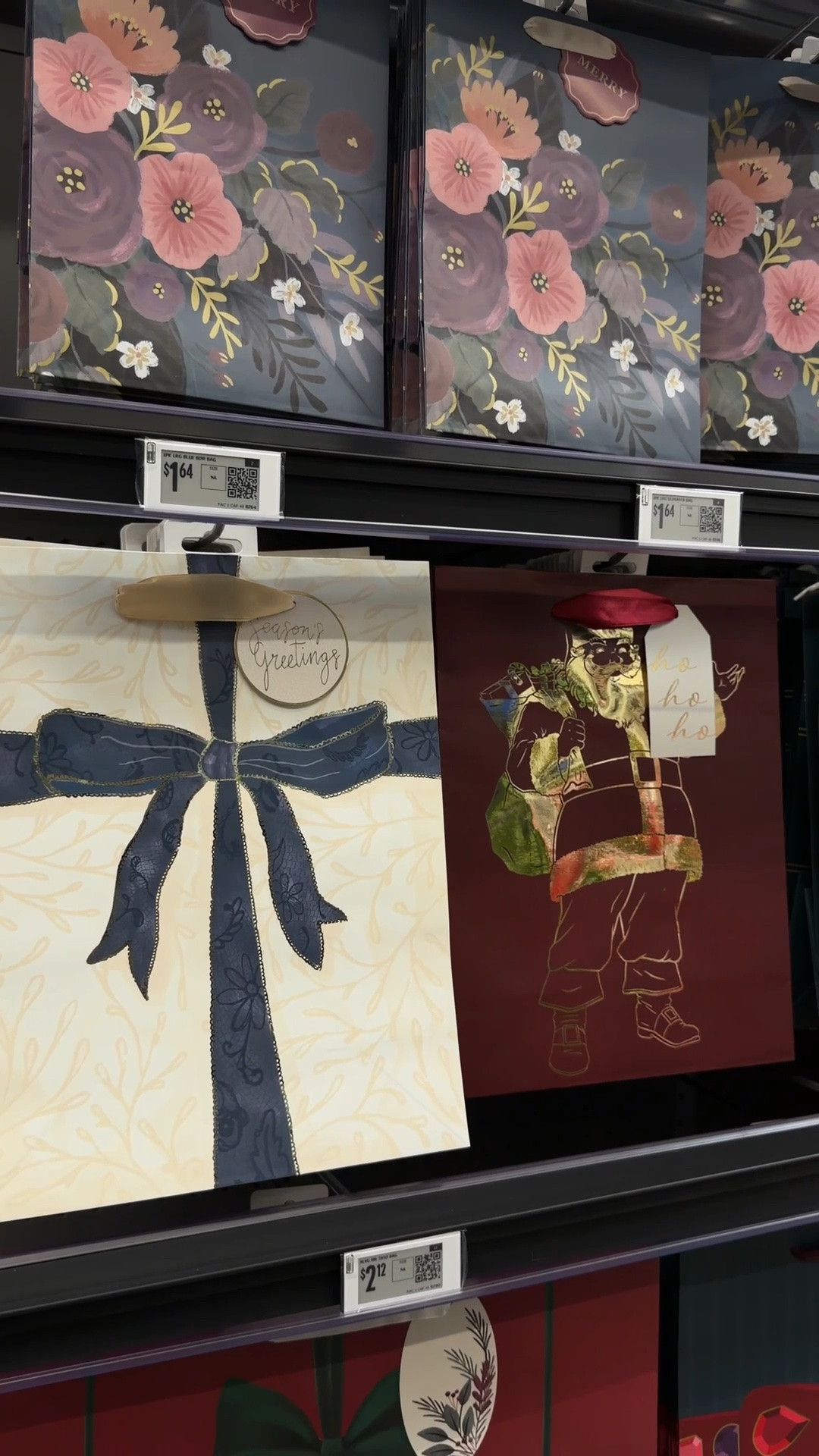Pretty gift bags at Walmart for the holiday season! If you love a more classic, elevated look for Christmas gifting, these are such a good find!